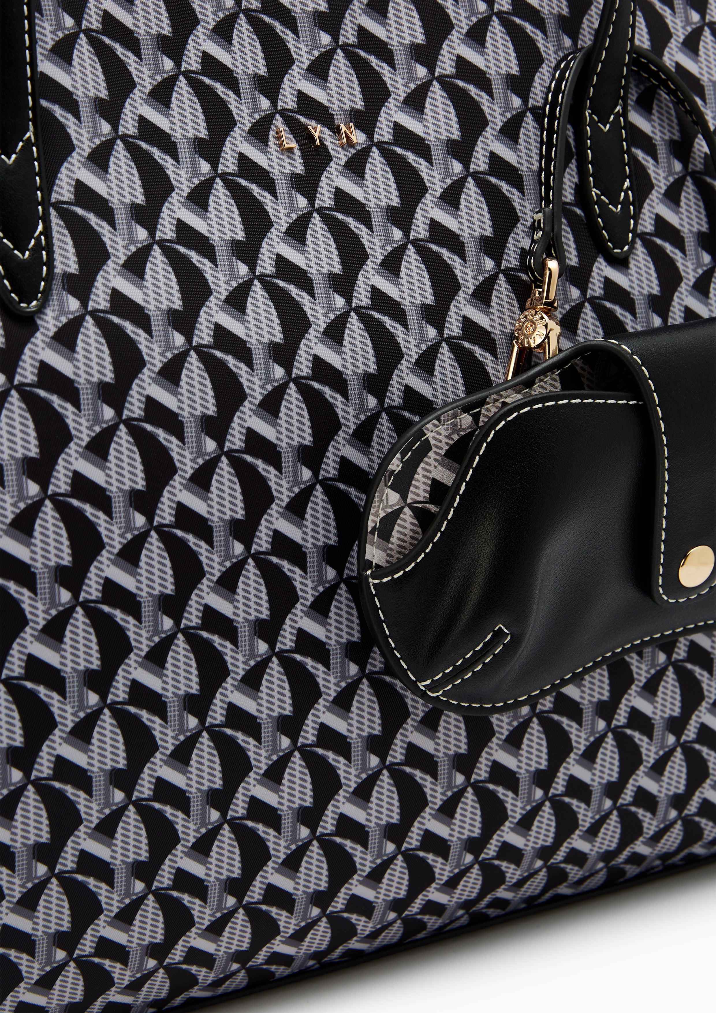 Solanory L Tote Bag - Black