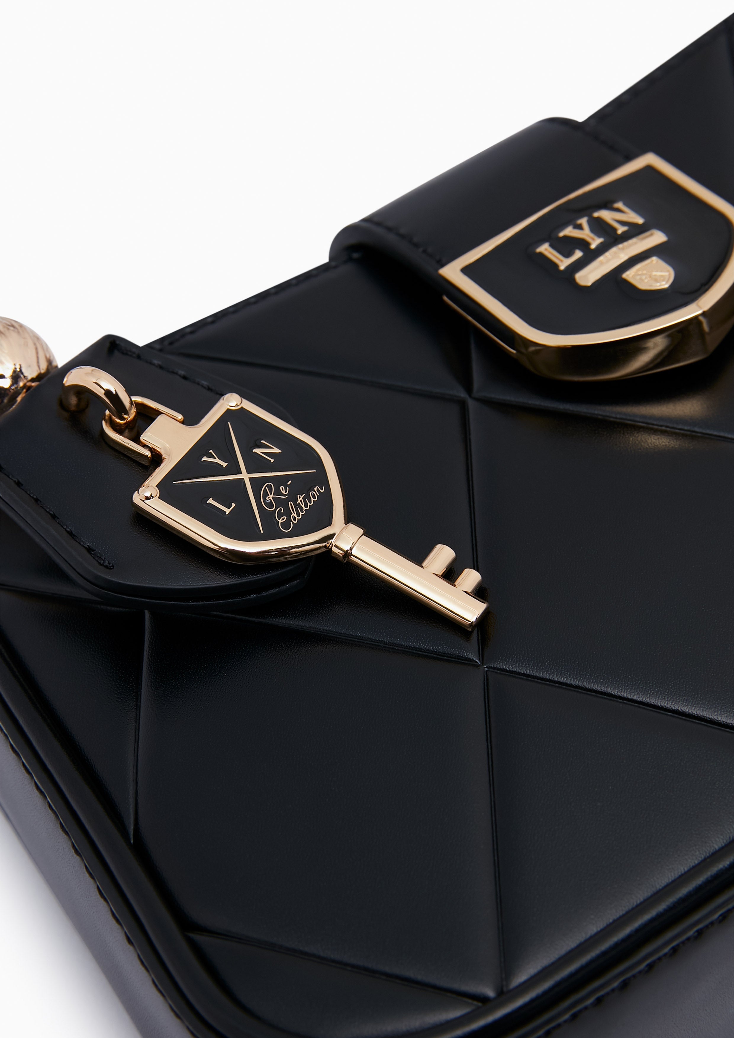 Re-Edit Wonder Ray S Shoulder Bag - Black