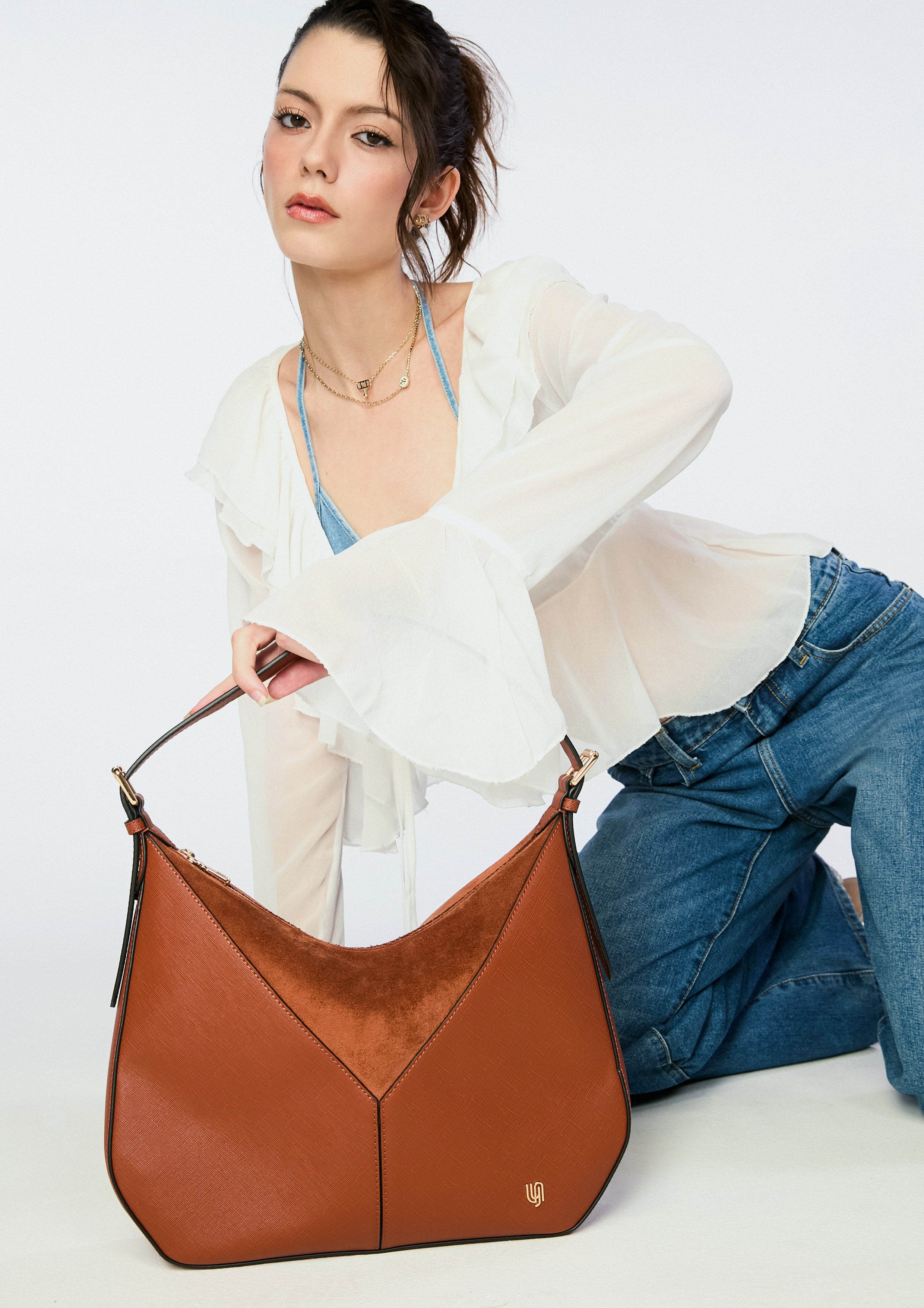 Poka Infinite M Shoulder Bag - Brown