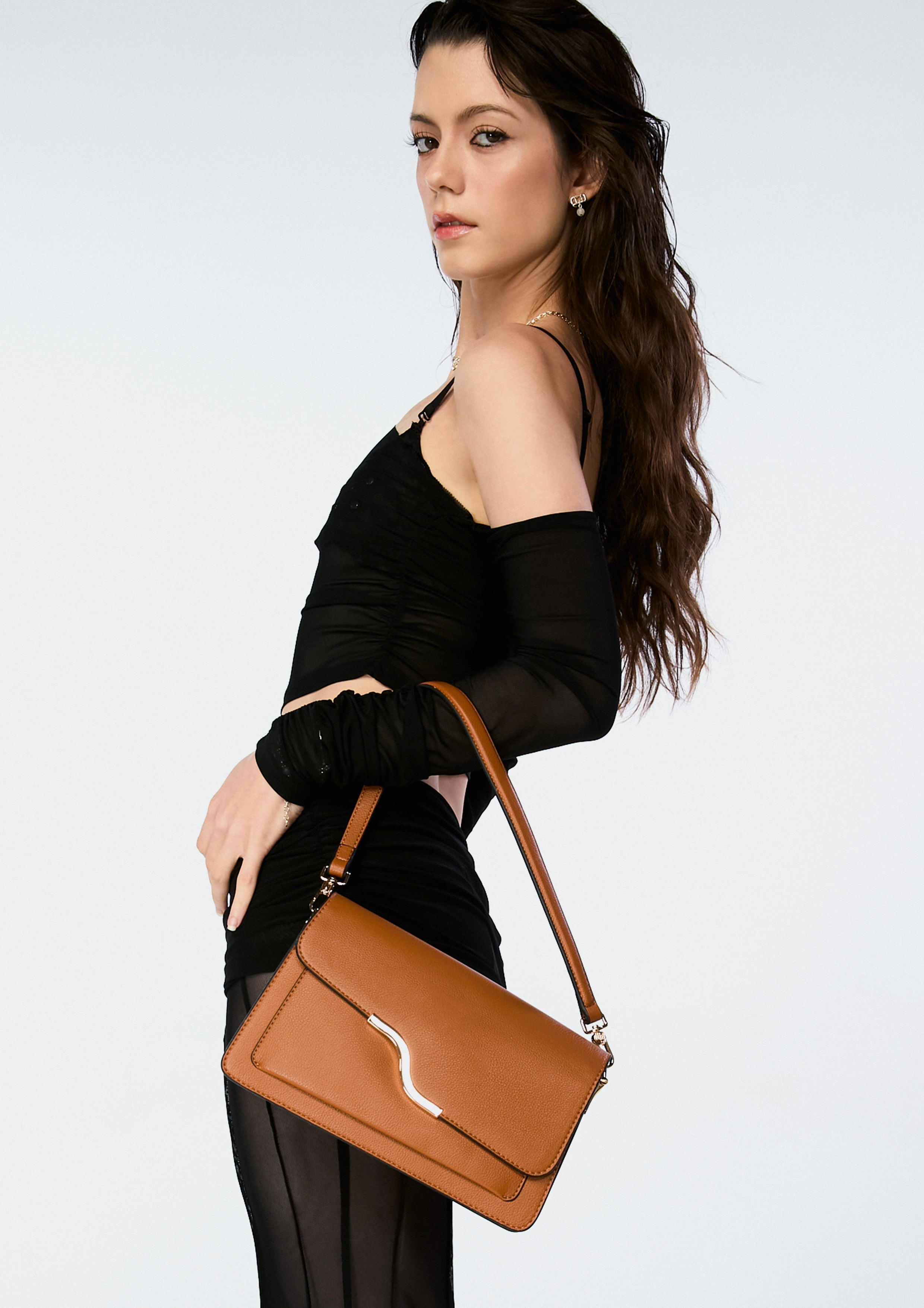 Star Infinite M Shoulder Bag - Tan