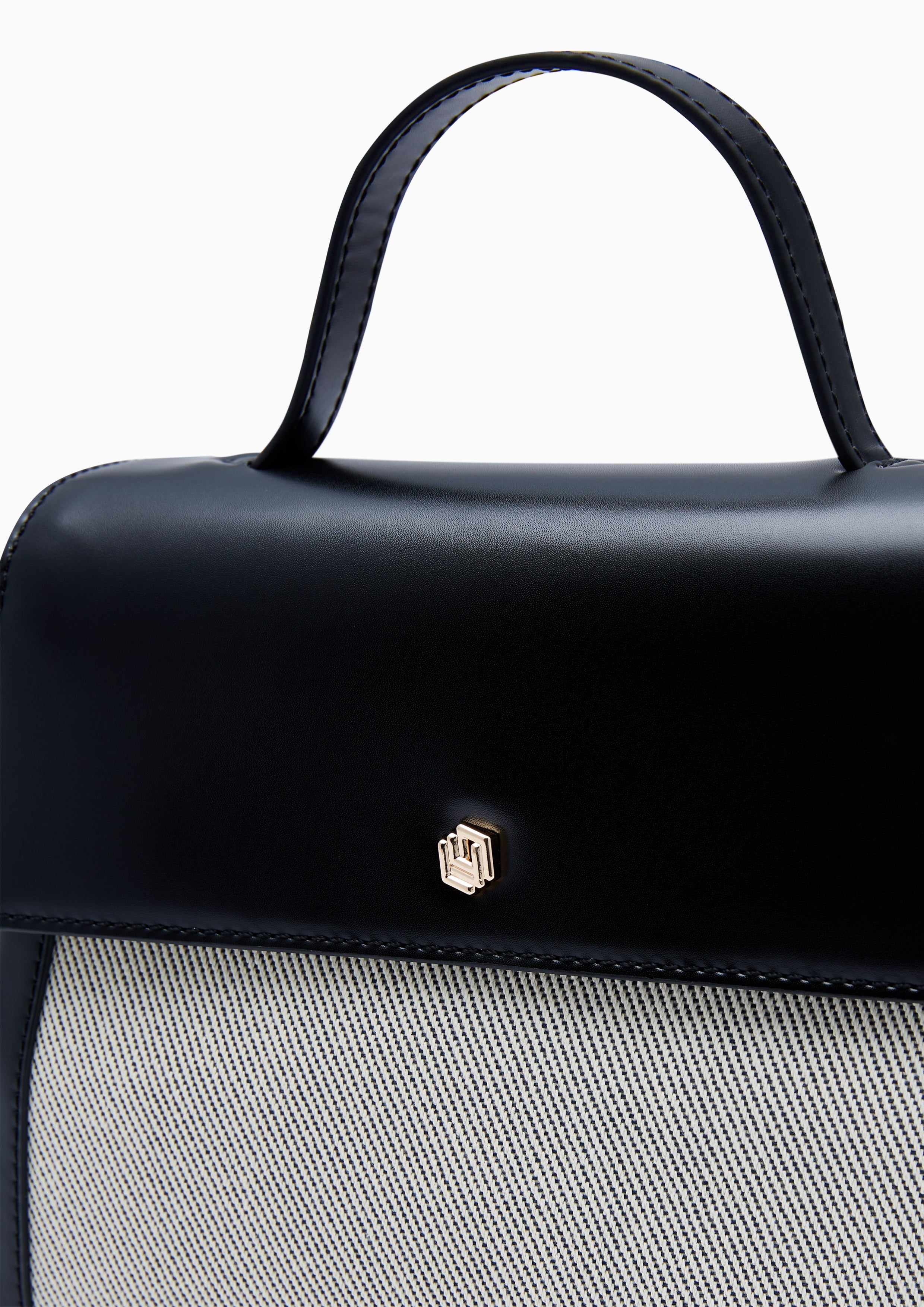 Gem Infinite Top Handle S Handbag - Black