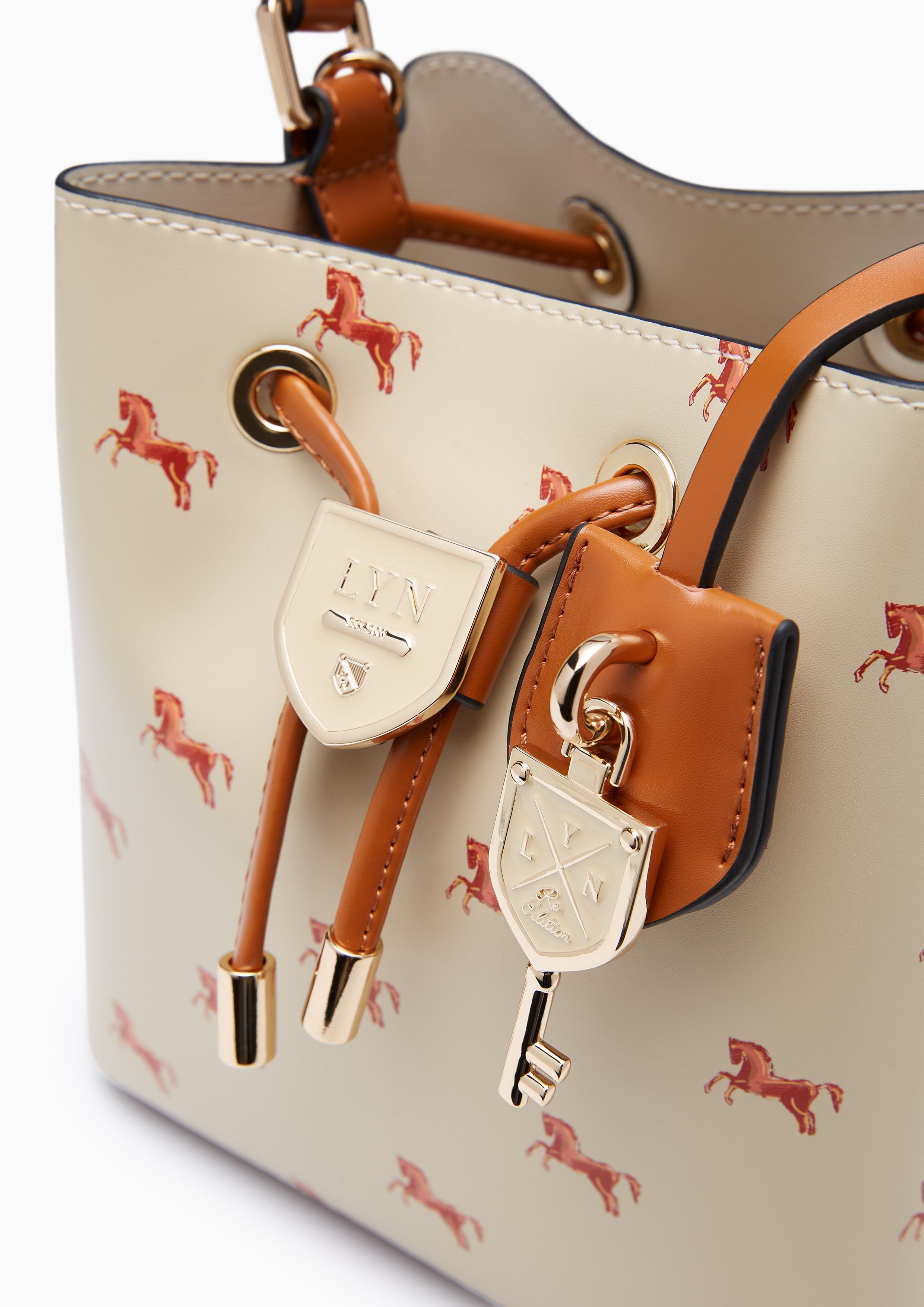 Re-Edit Carina Mustang Bucket Bag - Printed Beige