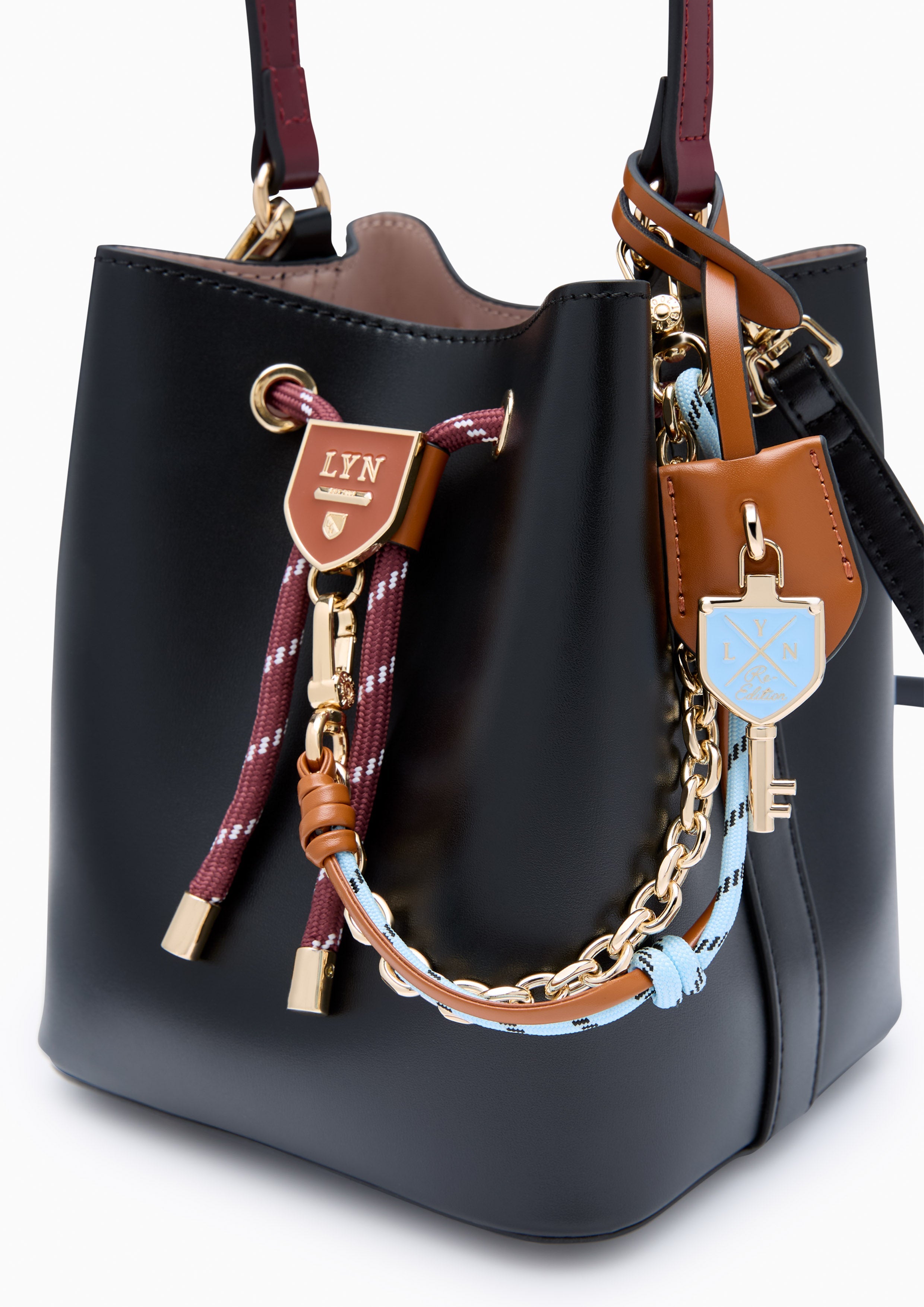 Re-Edit Explore Carina S Bucket Bag - Black