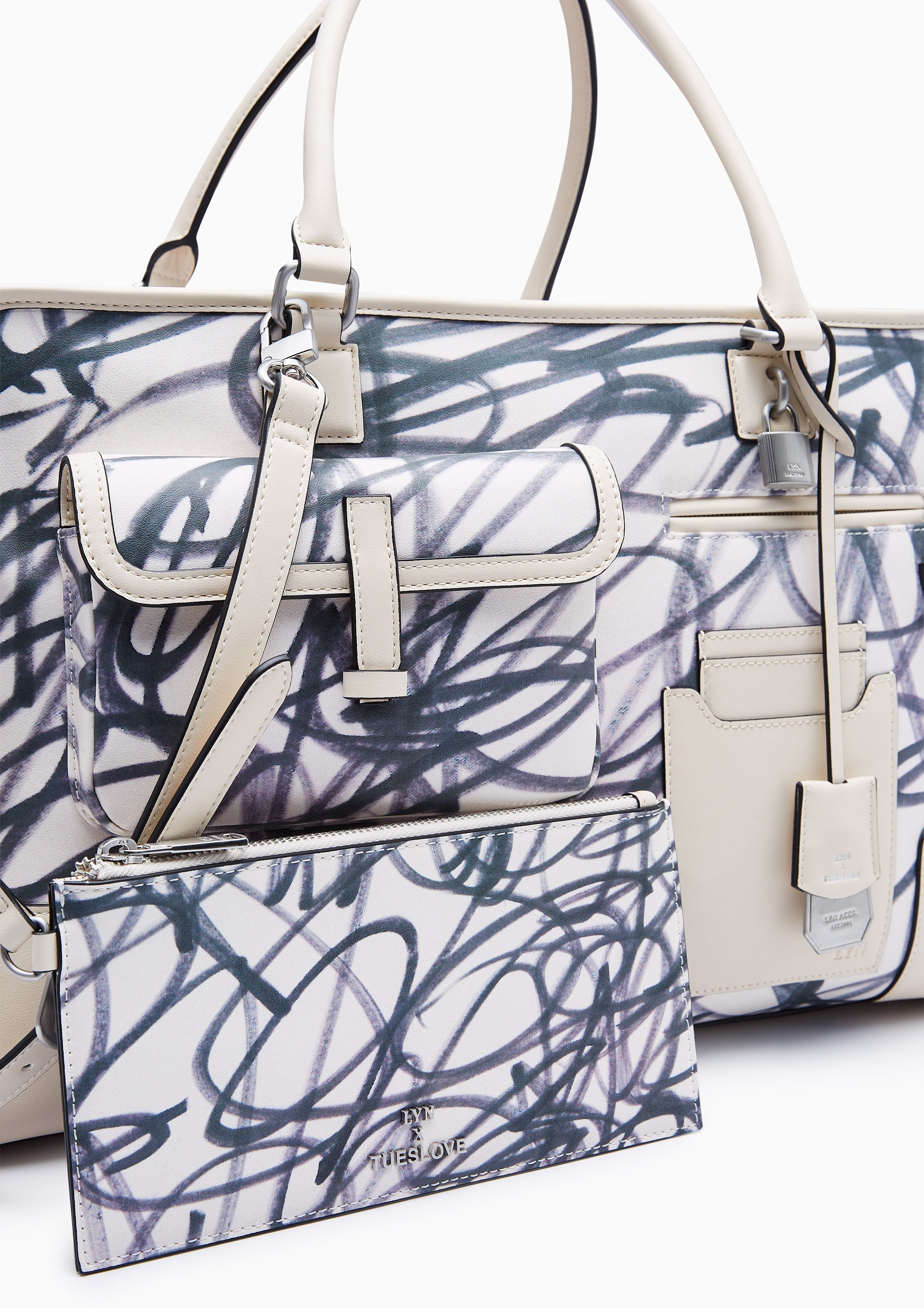 Signature Tueslove Xl Tote Bag - Ivory