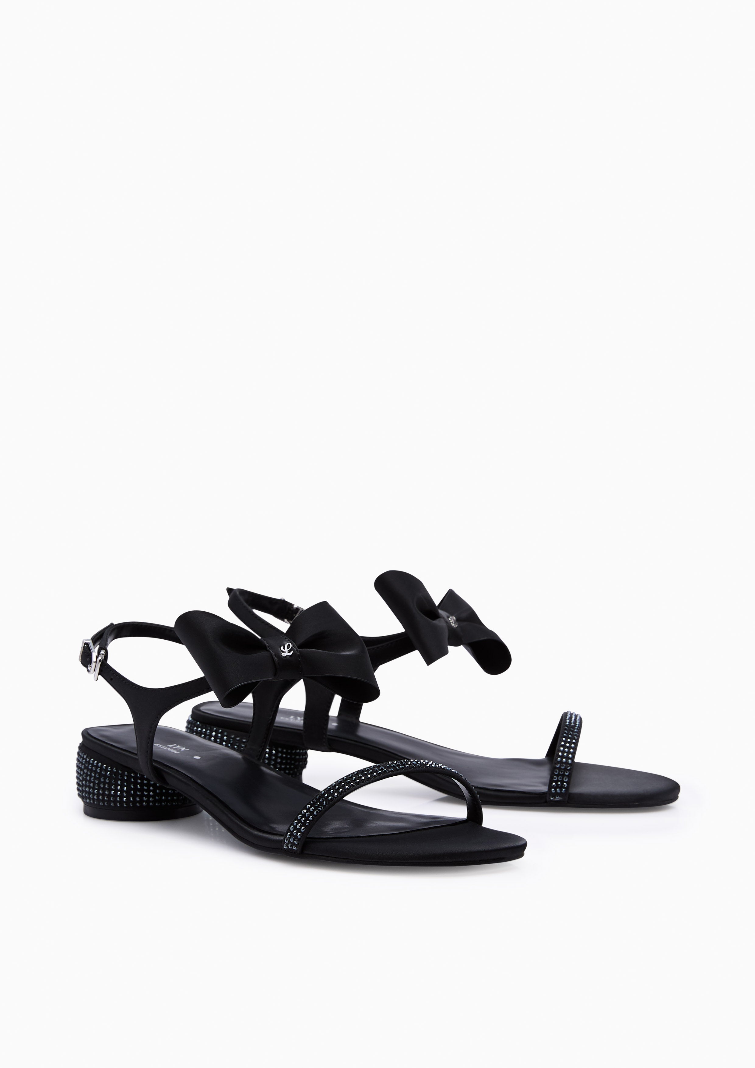 Lulana Flats And Sandals - Black