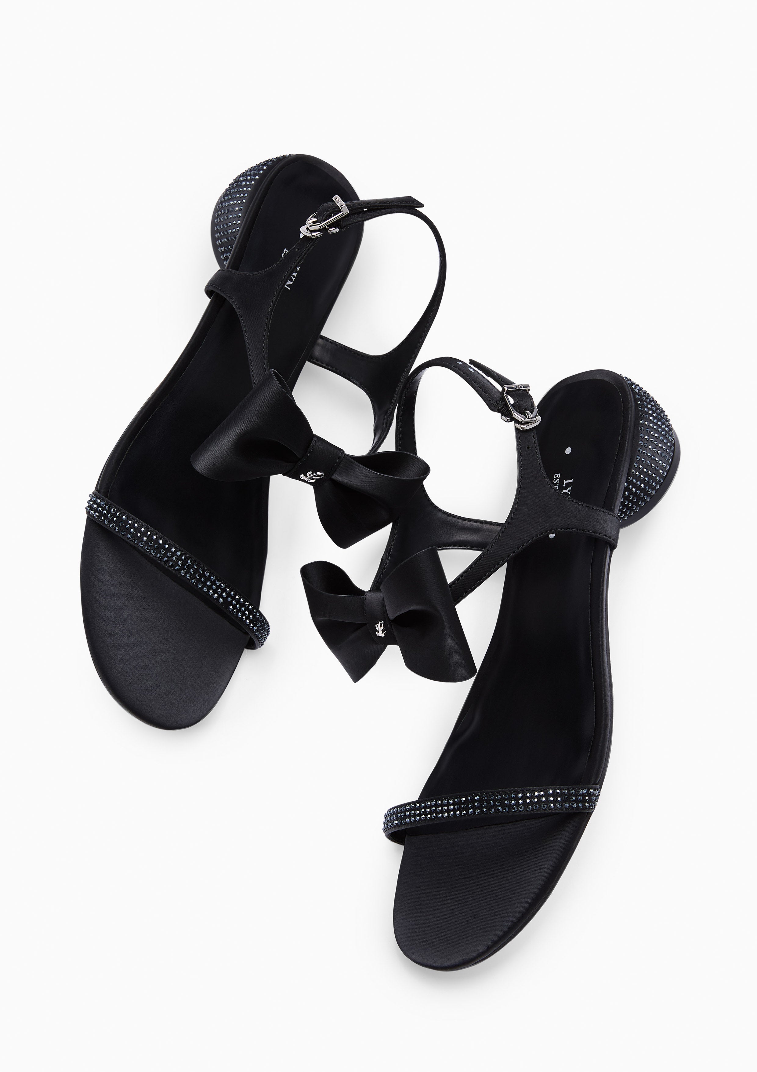 Lulana Flats And Sandals - Black