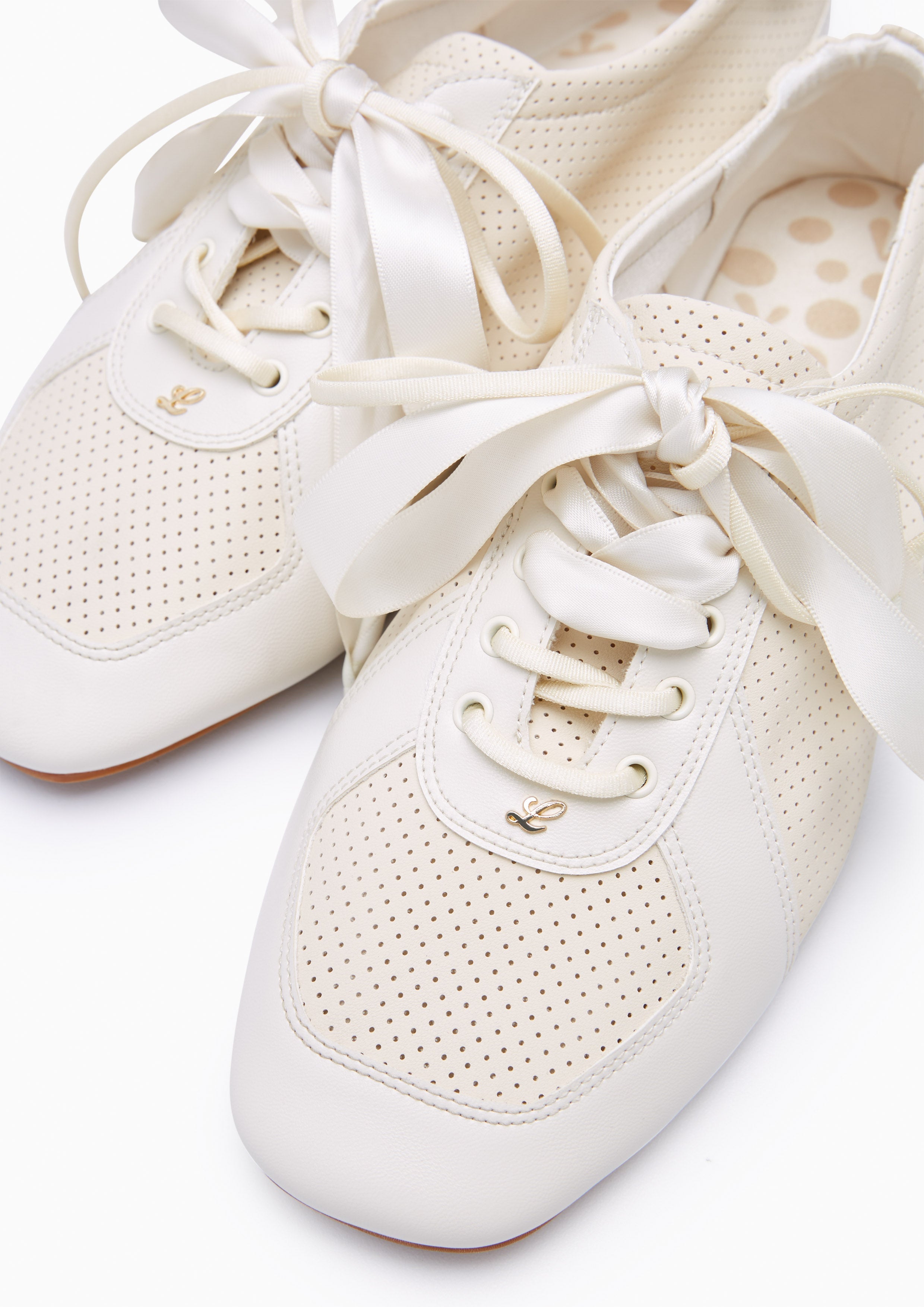 Puffe Sneakers - Ivory