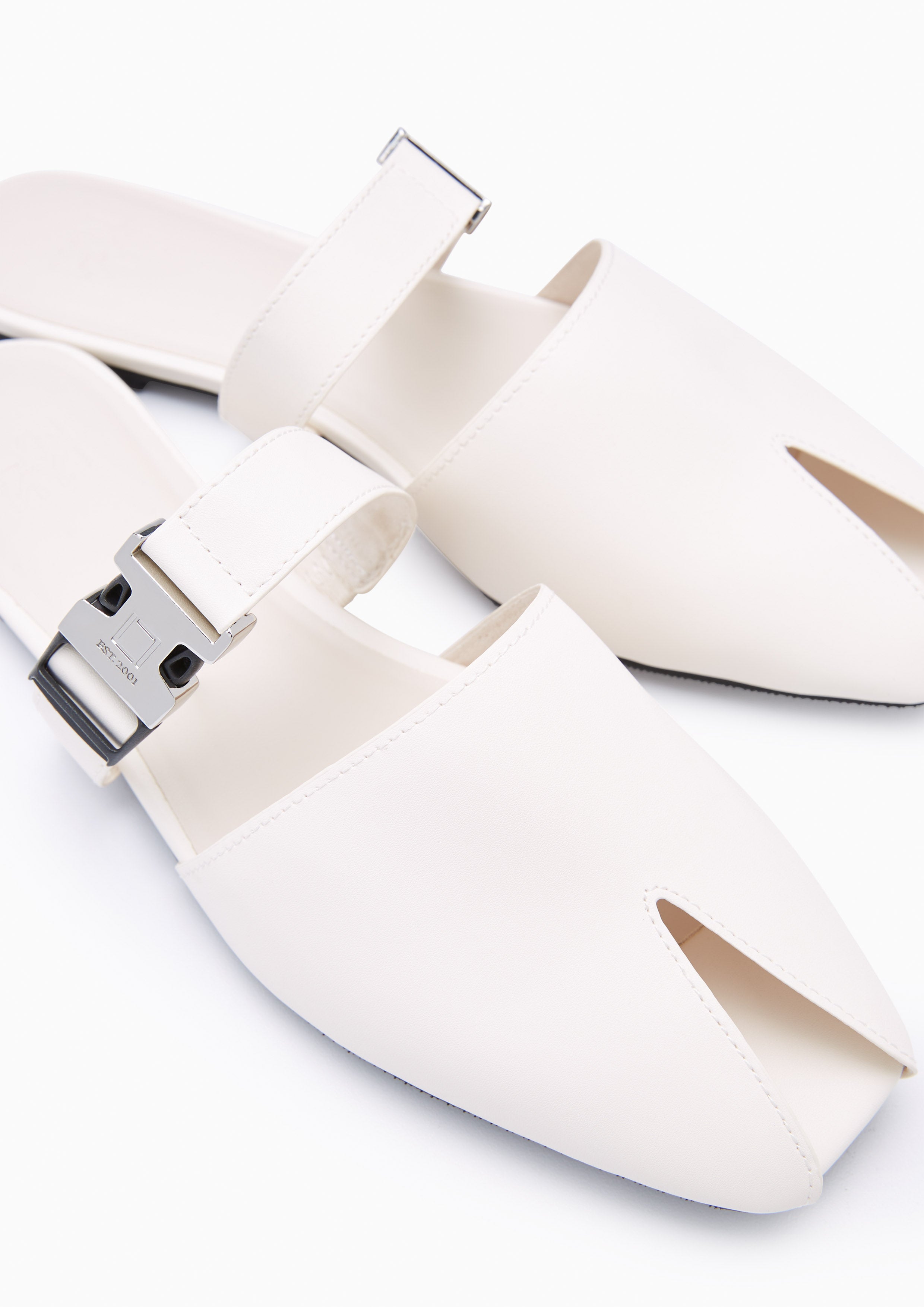 Iumy Flats And Sandals - Ivory