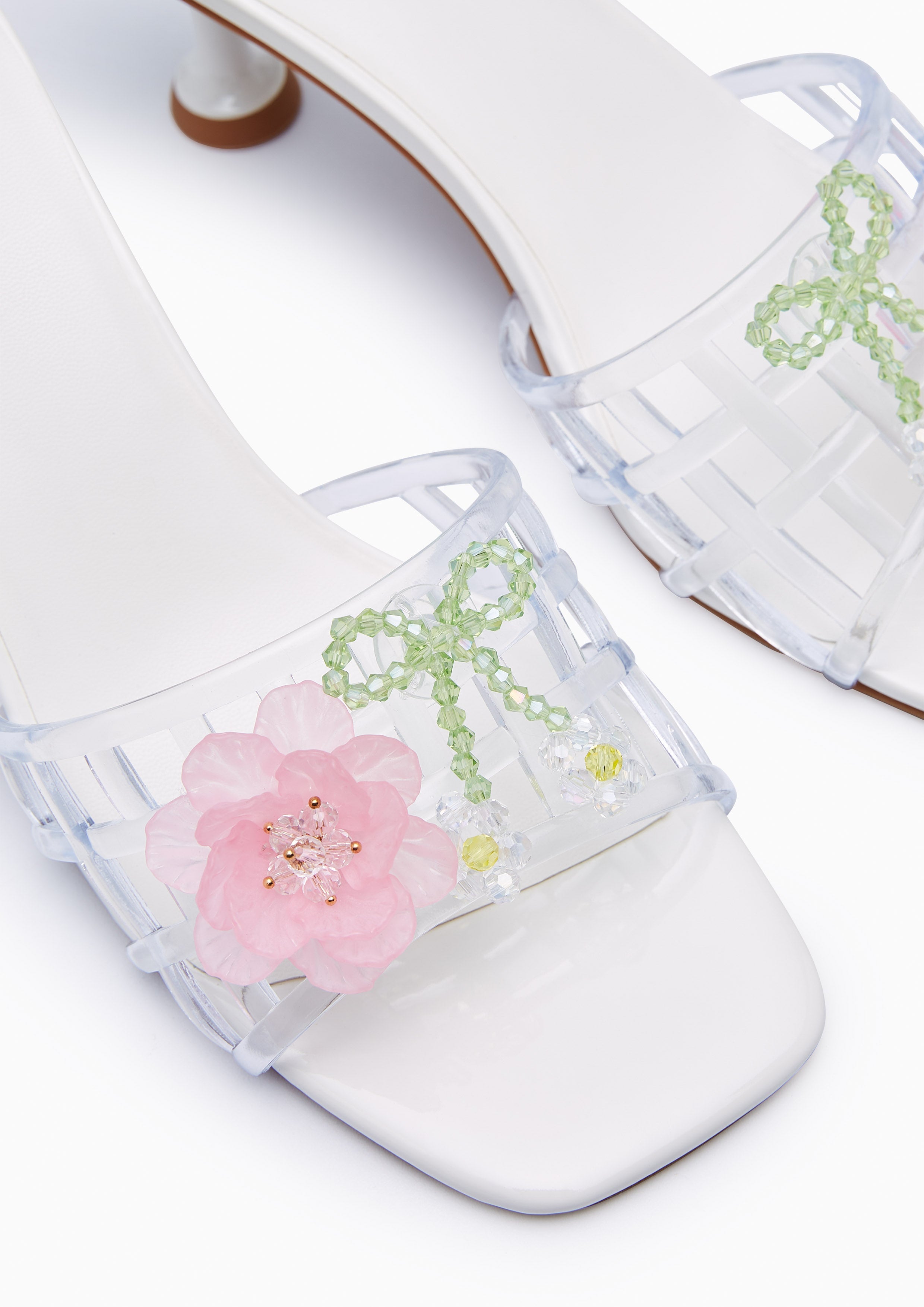 Jellaty Mid Flats And Sandals - White