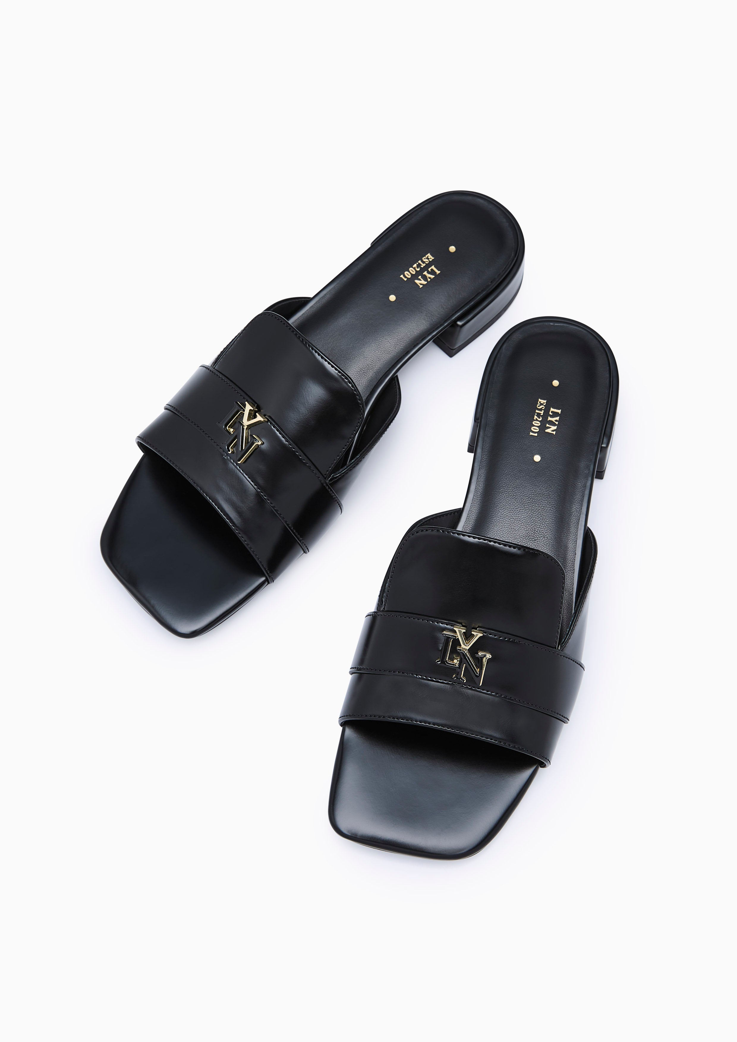 Heidi Sandal Flats And Sandals - Black