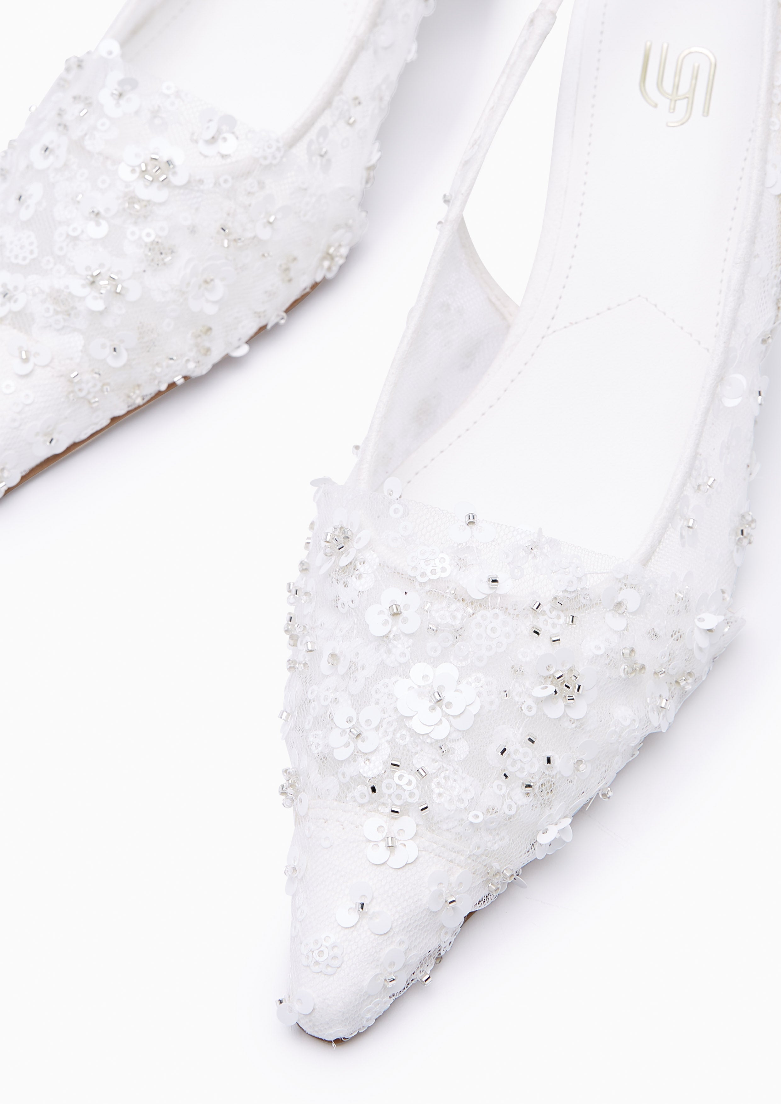 Gredie Infinite Flats And Sandals - White