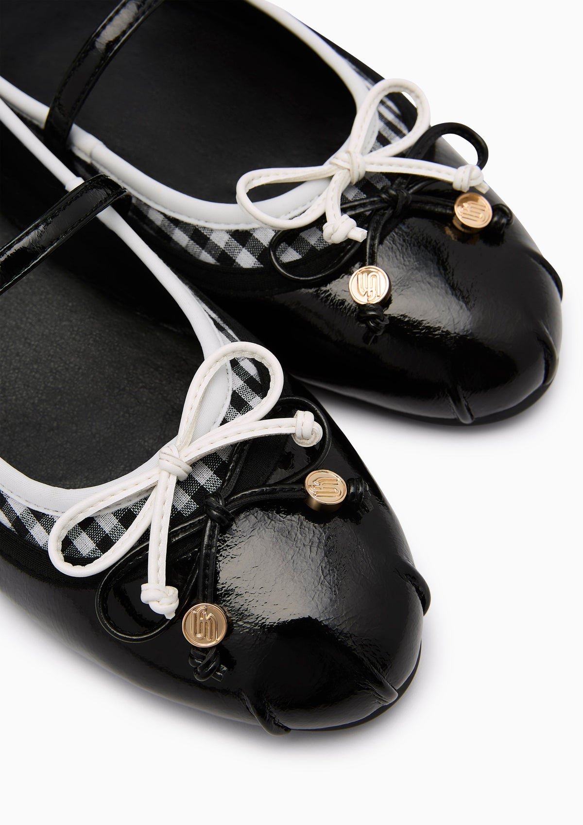 Good Luck Infinite Flats And Sandals - Black