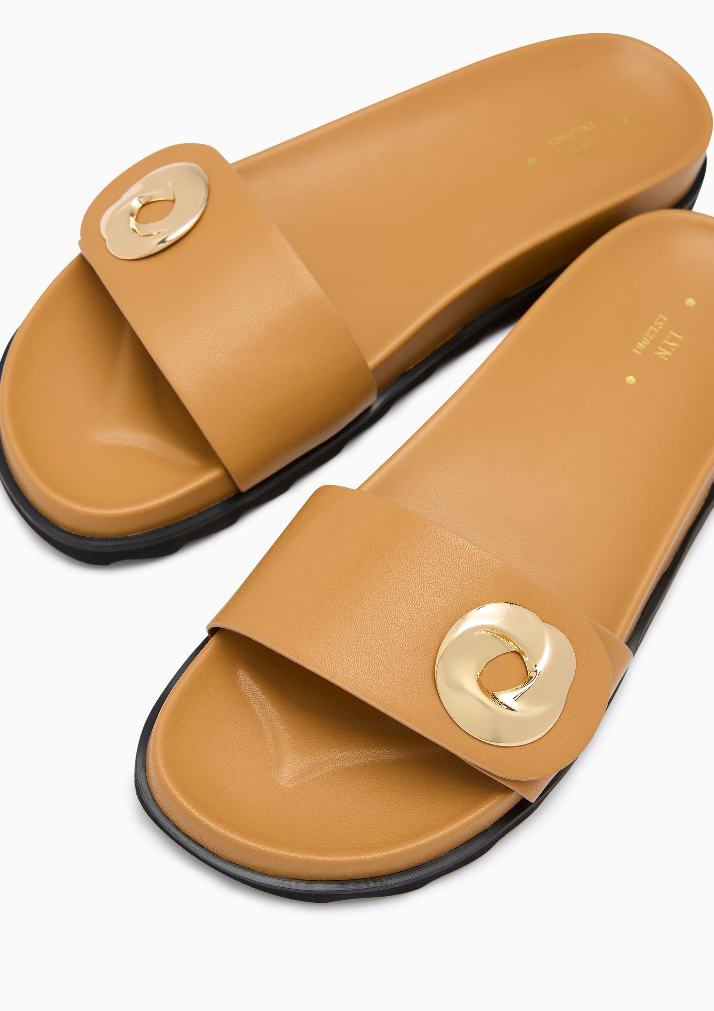 Lay Flats And Sandals - Brown