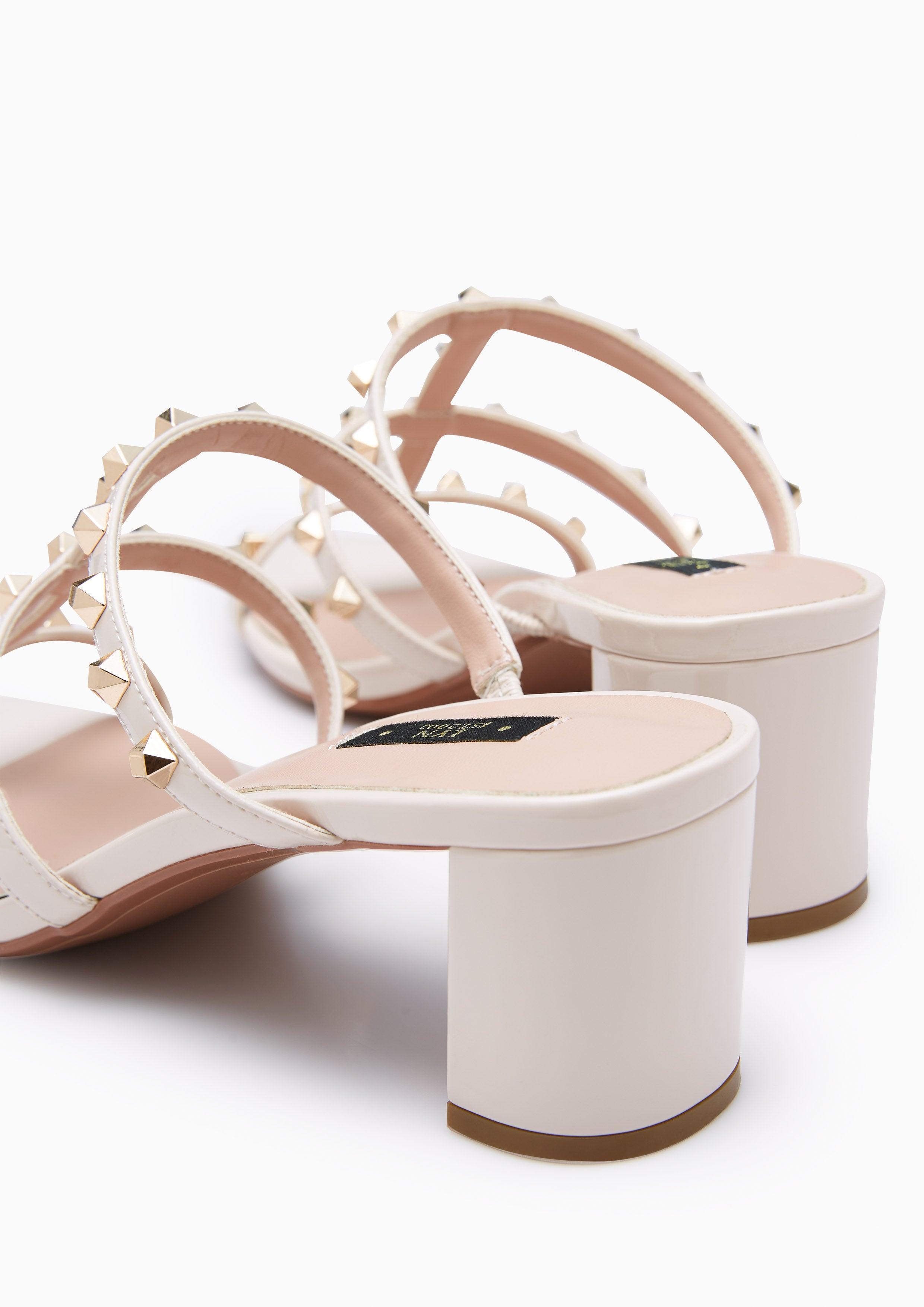 Linda Ii Flats And Sandals - Ivory