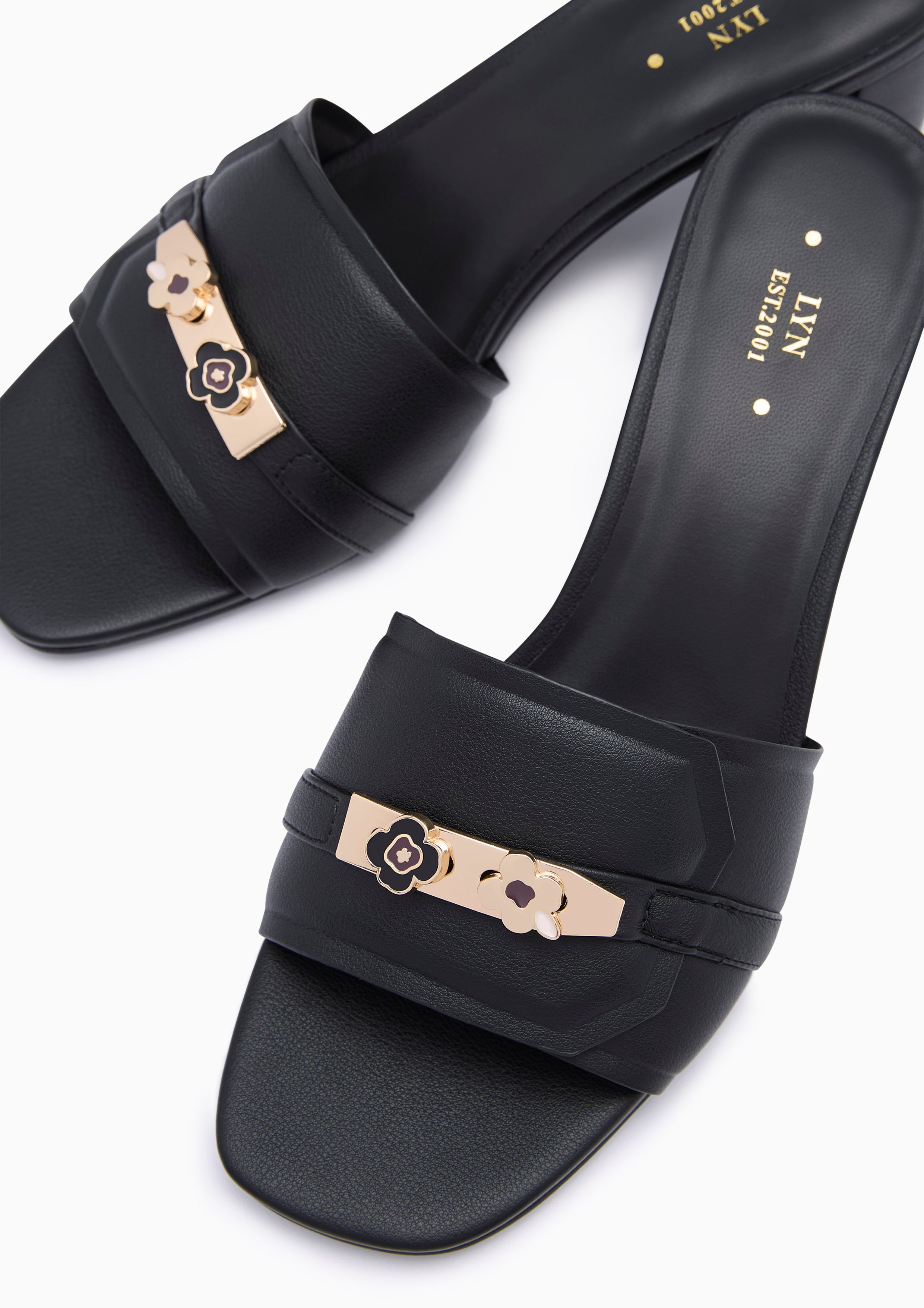 Master Mid Poppy Flats And Sandals - Black