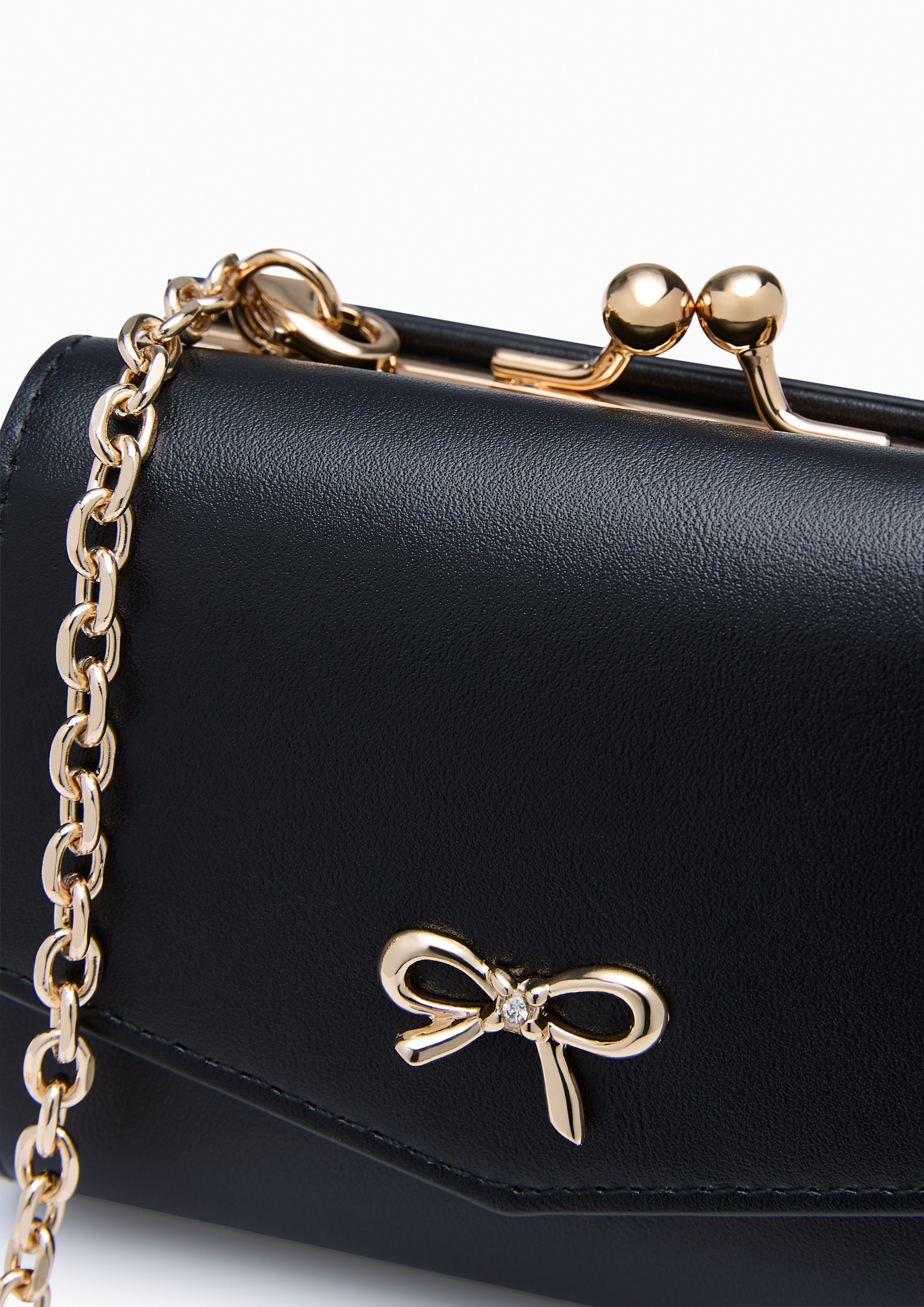 Madelynn Short Wallet On Chain - Black