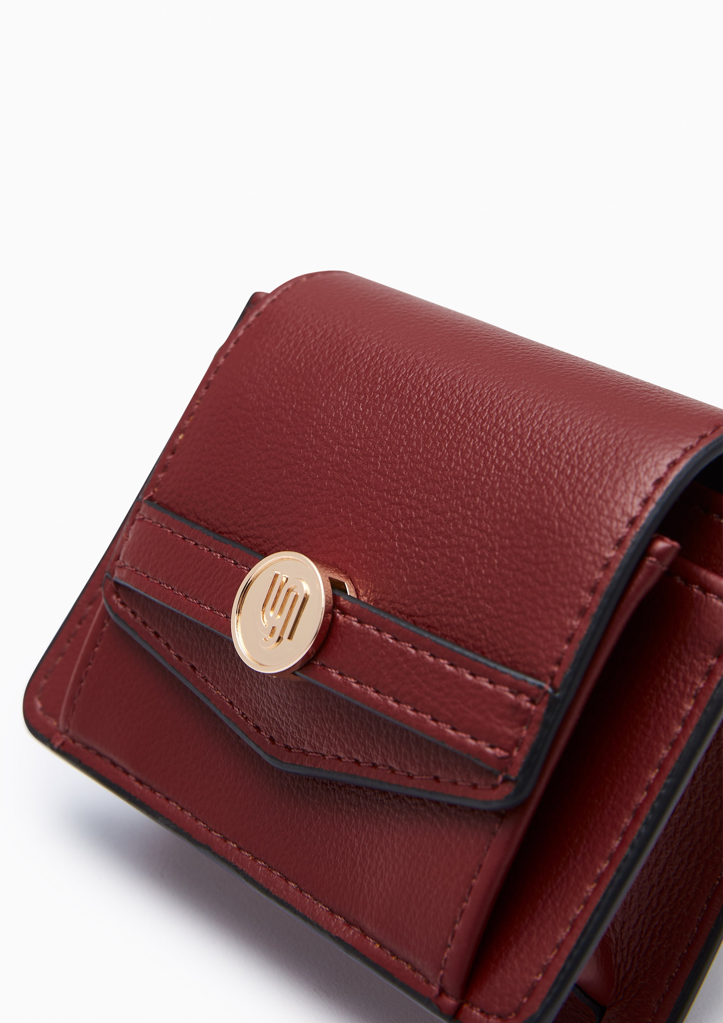 Que Infinite Short Wallet - Dark Red