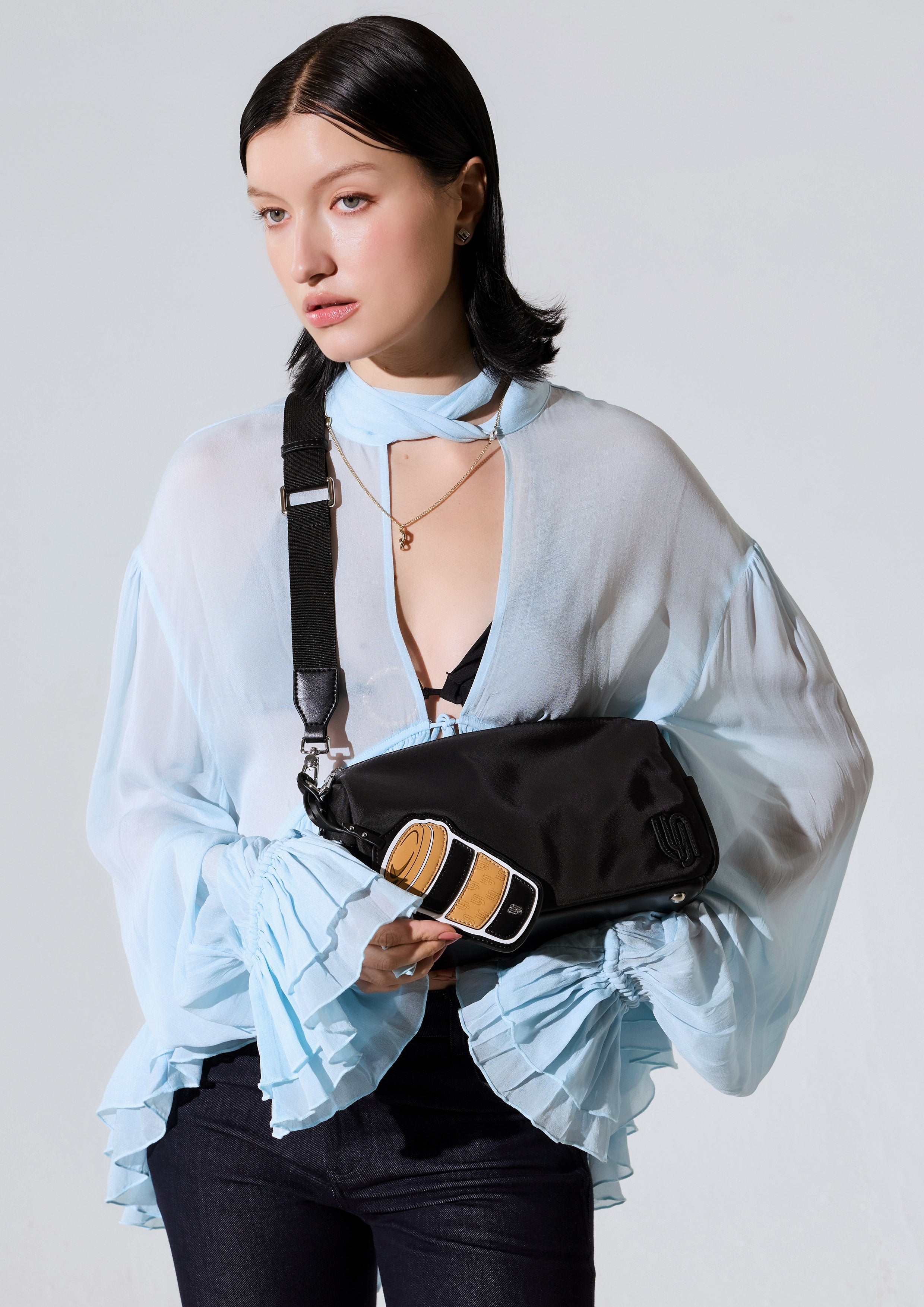 Bistro Infinite M Shoulder Bag - Black