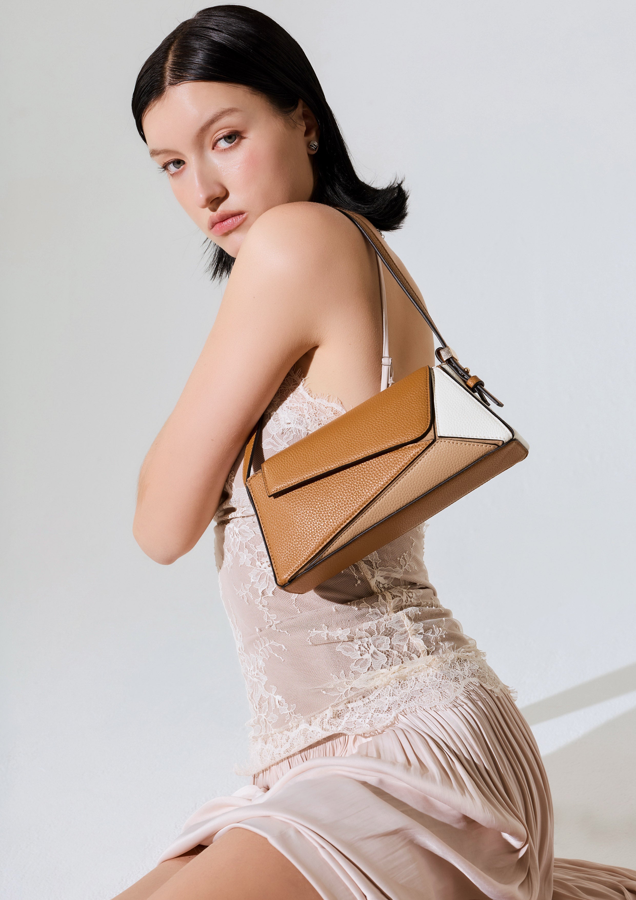 Kokoro Infinite S Shoulder Bag - Brown
