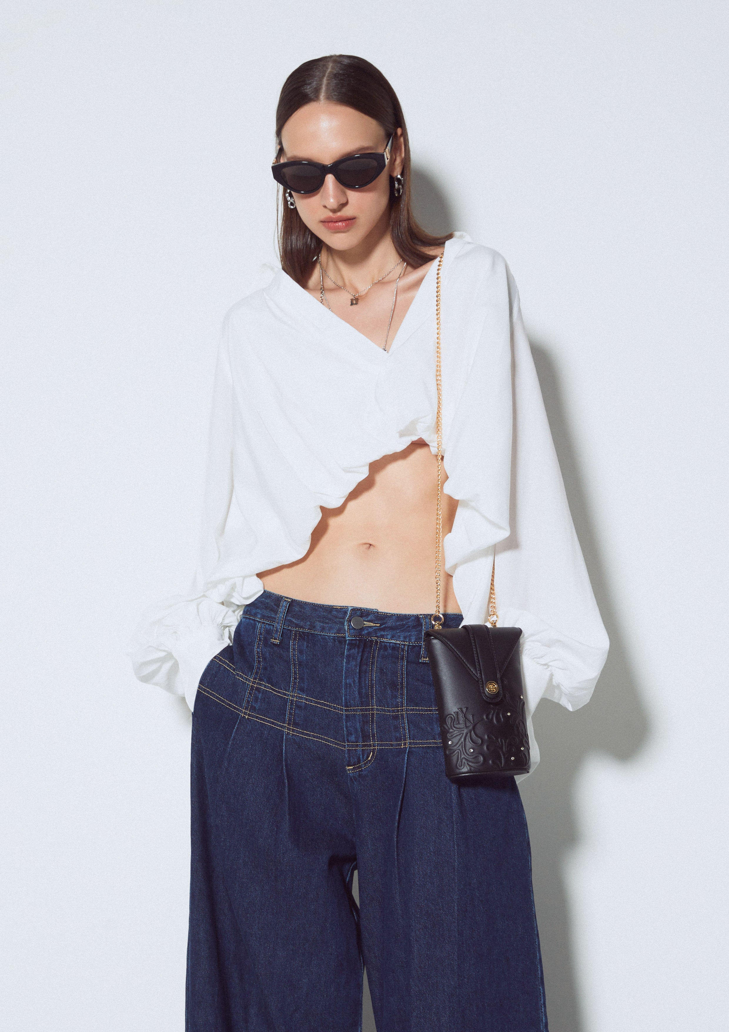 Junni Phone Pocket Wallet On Chain - Black