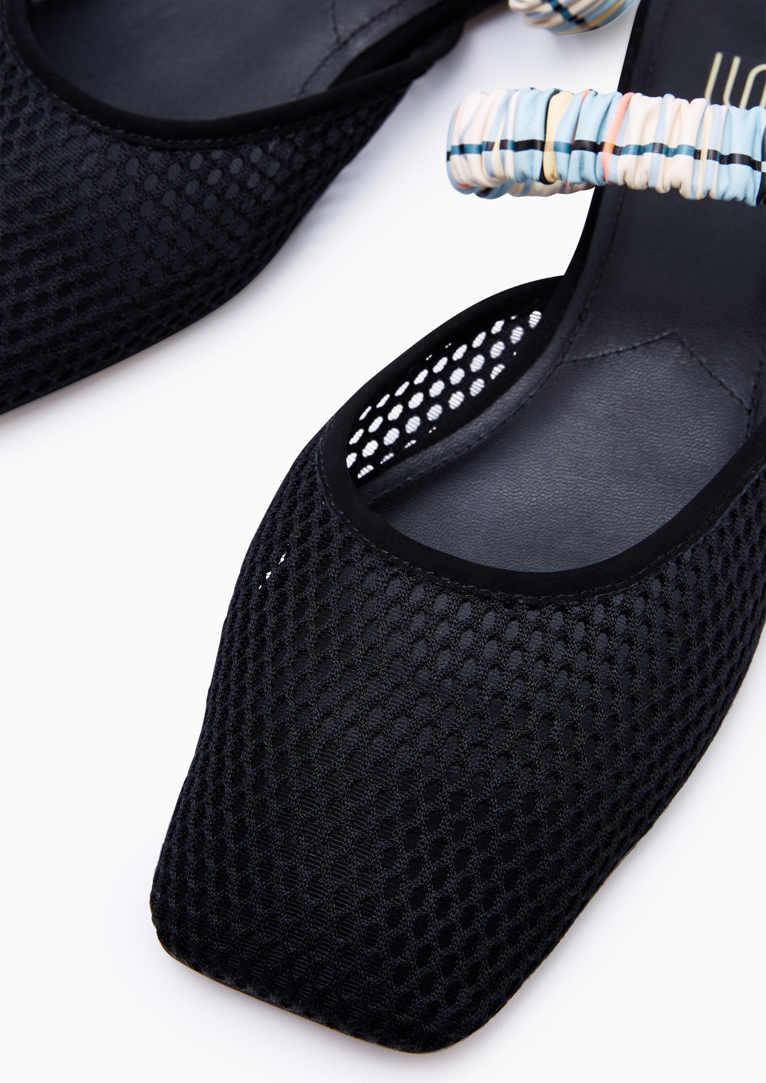 Vela Infinite Flats And Sandals - Black