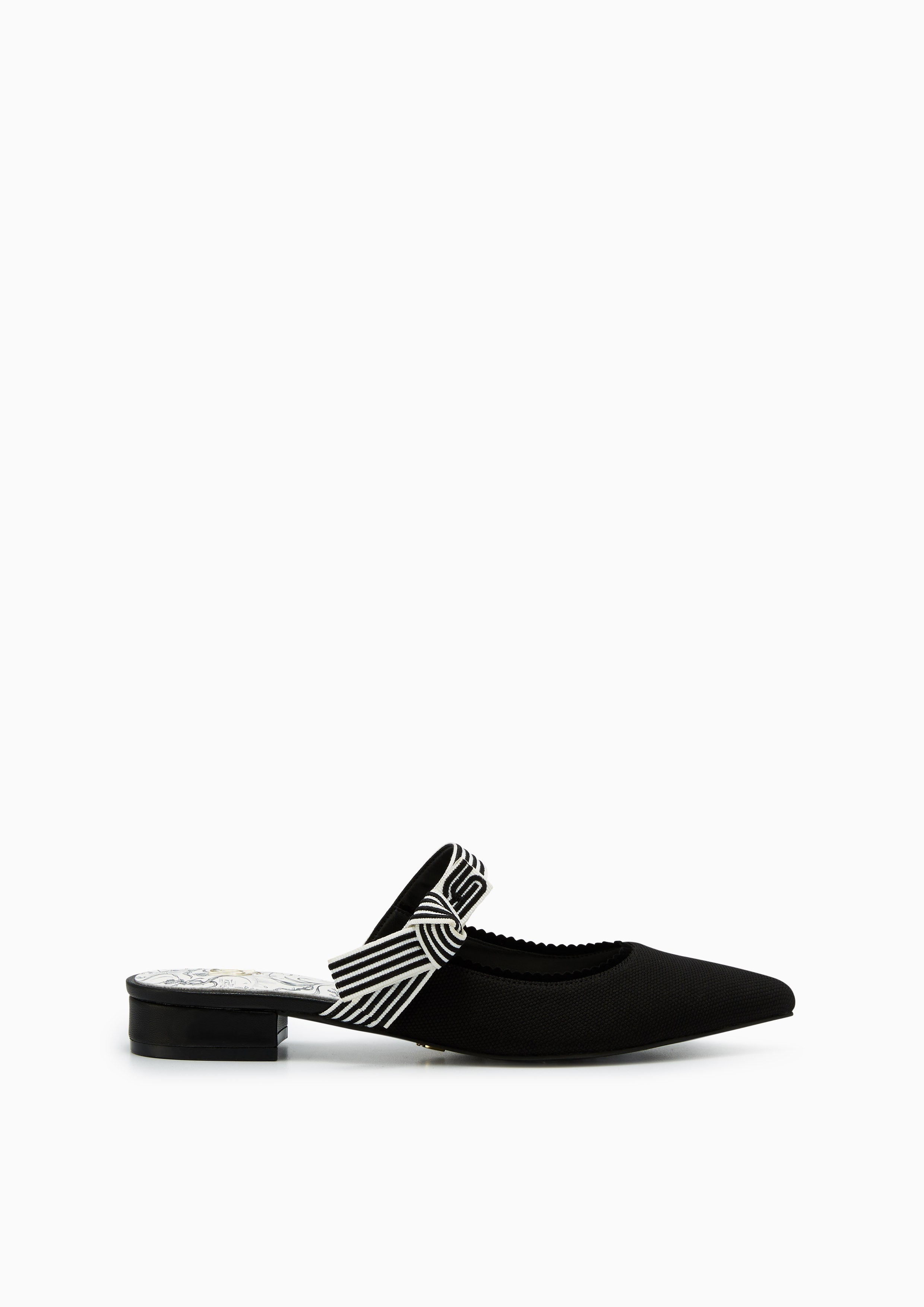 Maiden Pointy Infinite Flats And Sandals - Black