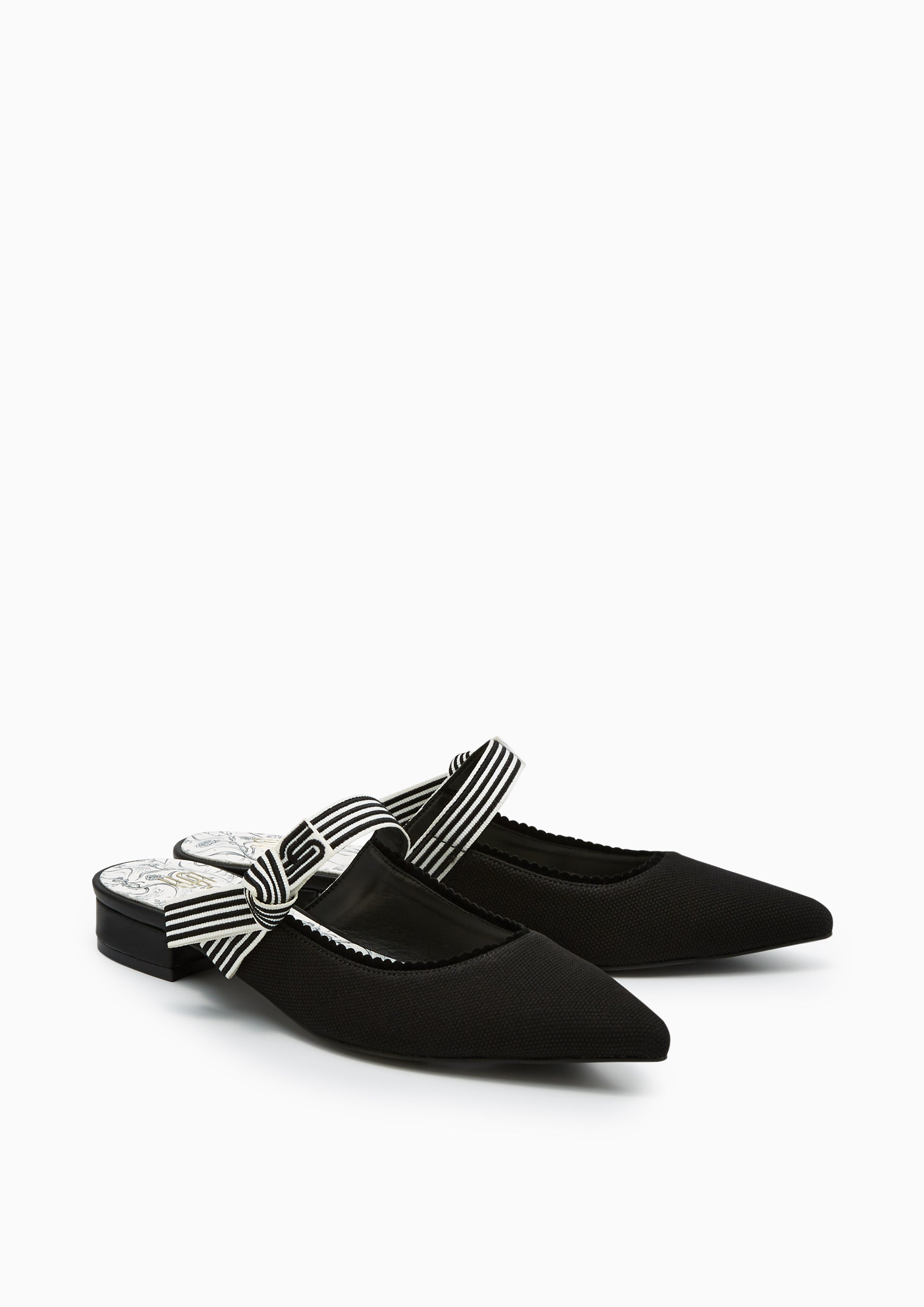 Maiden Pointy Infinite Flats And Sandals - Black