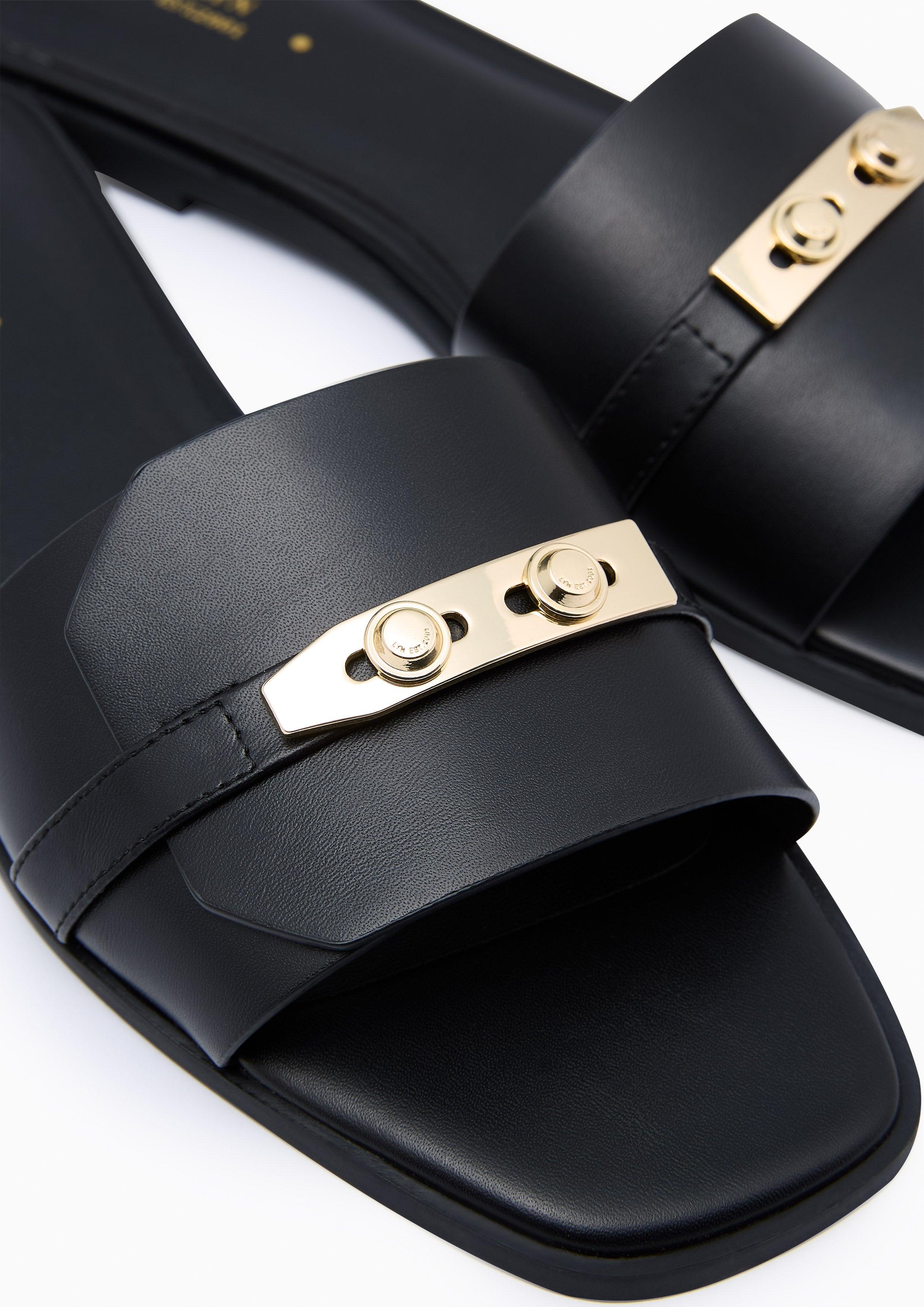 Master Ii Flats And Sandals - Black