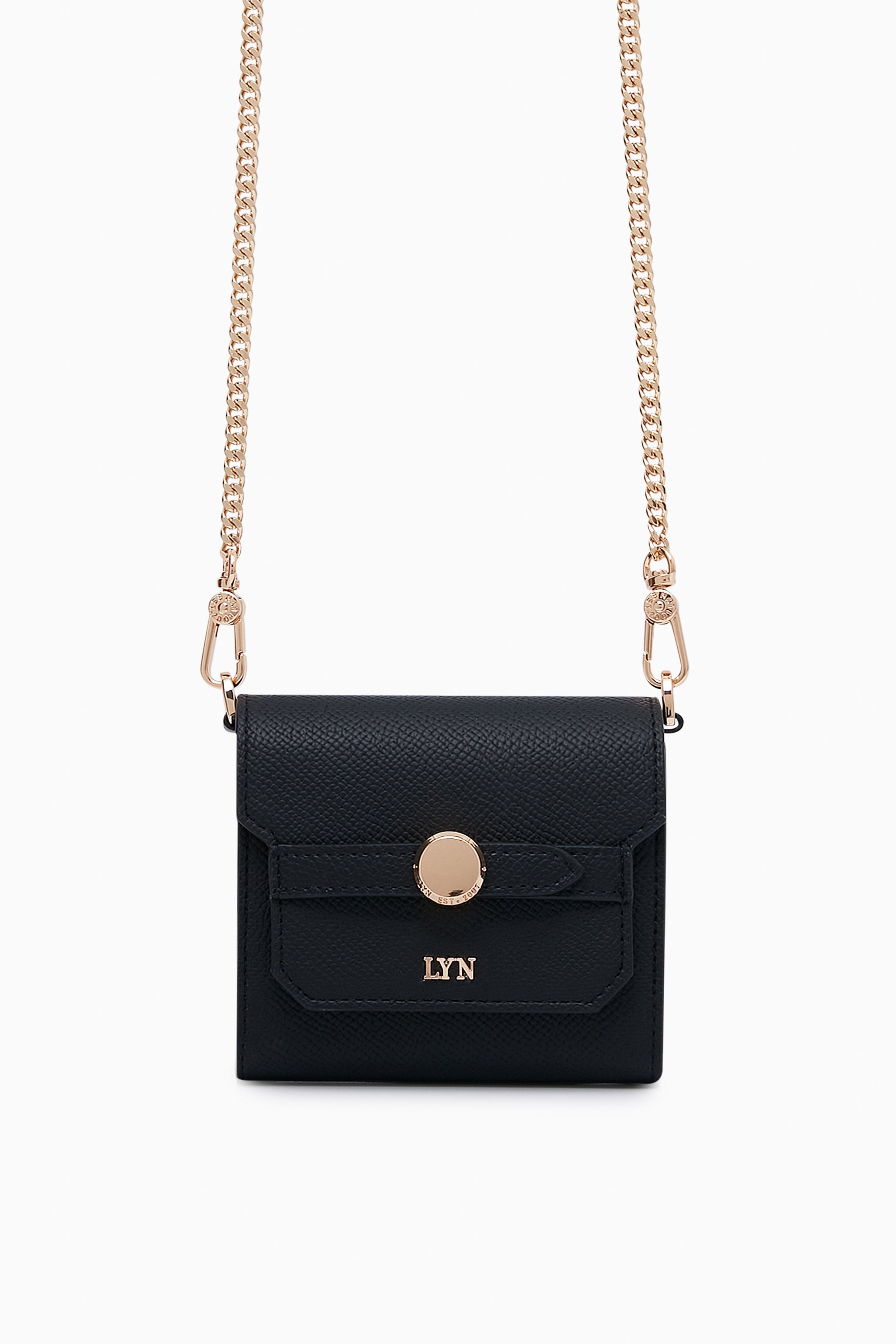 Andera Short  Wallets On Chain - Black