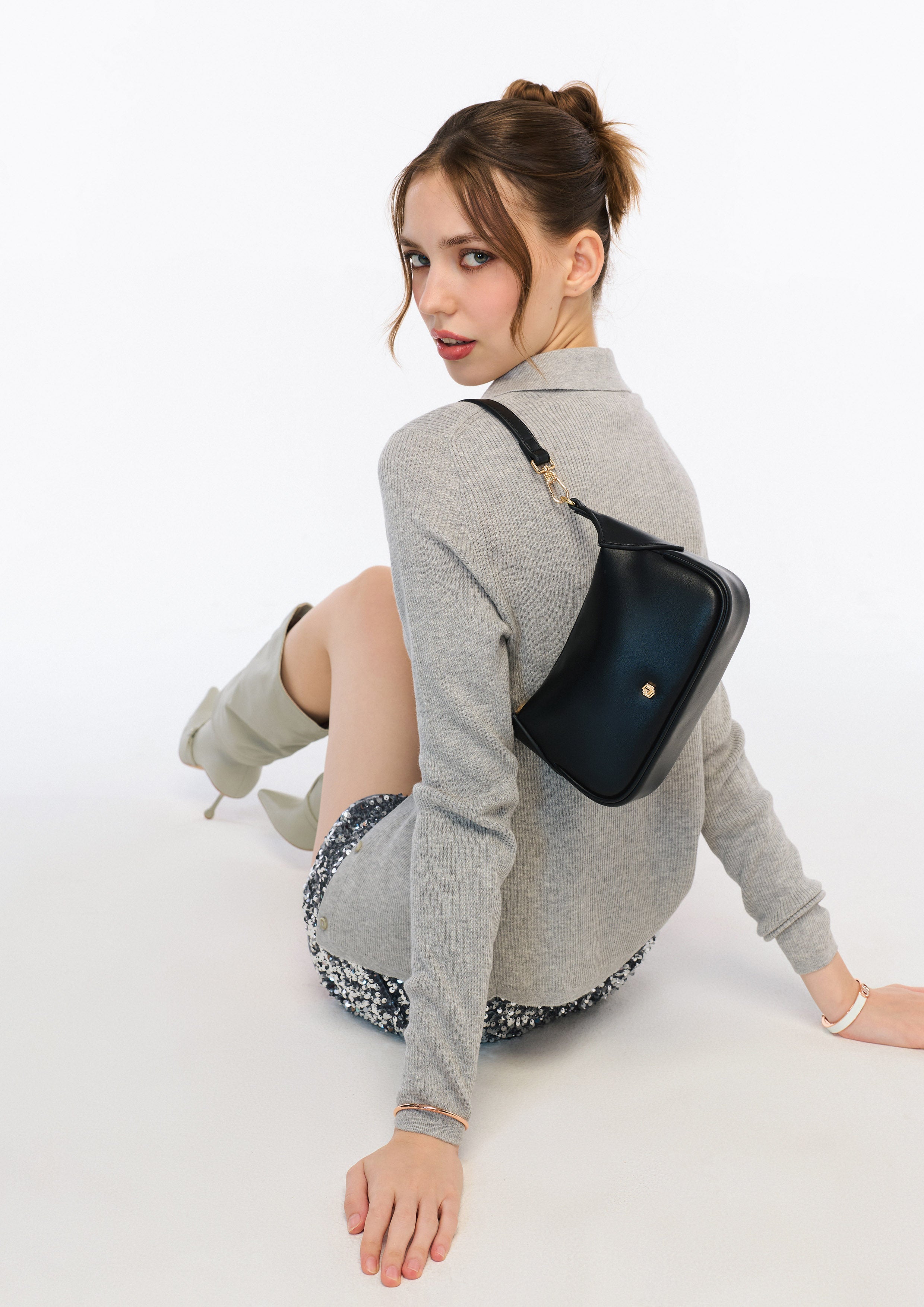 Gem Infinite S Shoulder Bag - Black