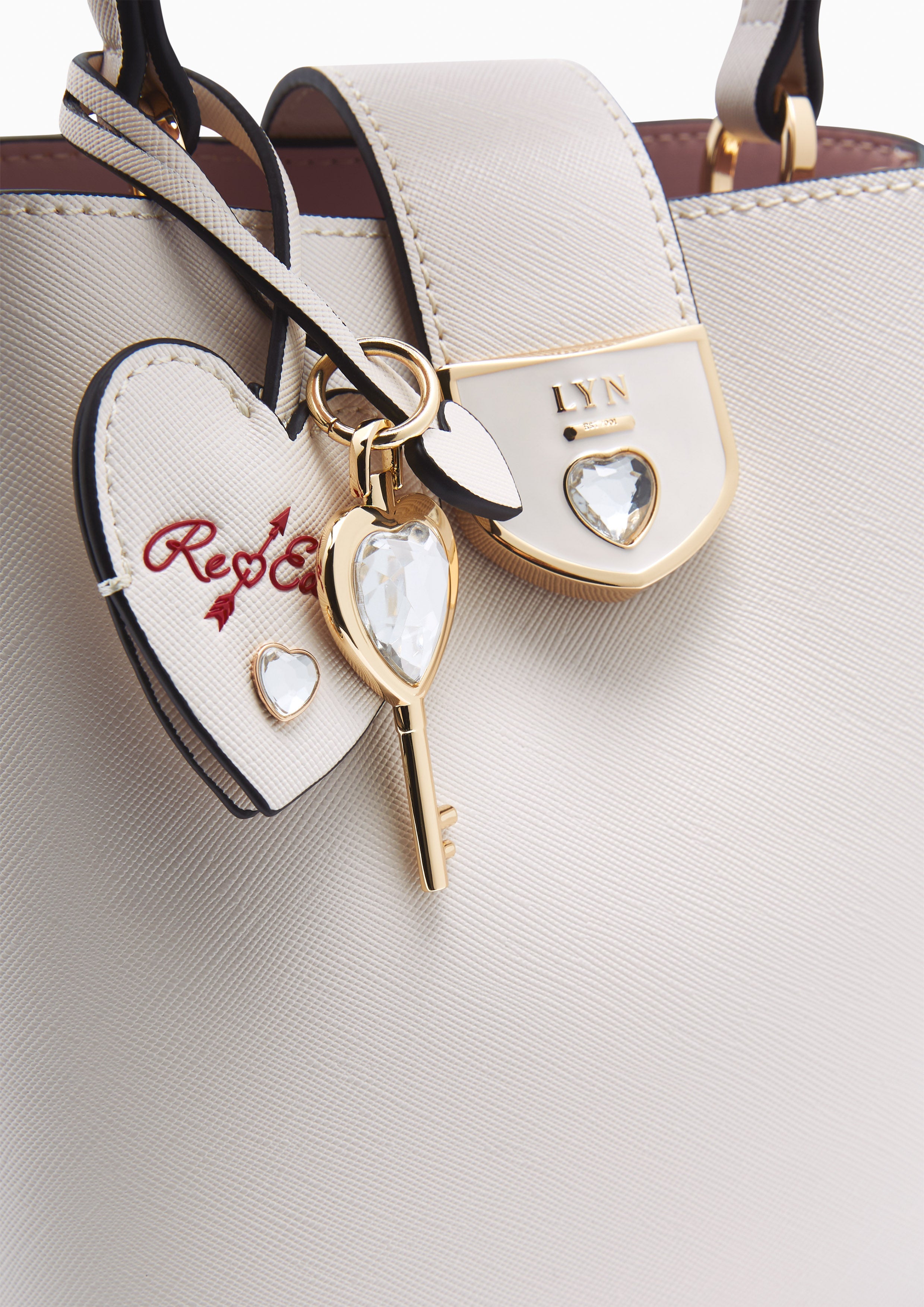 Re Love Astraea S Bucket Bag - Ivory