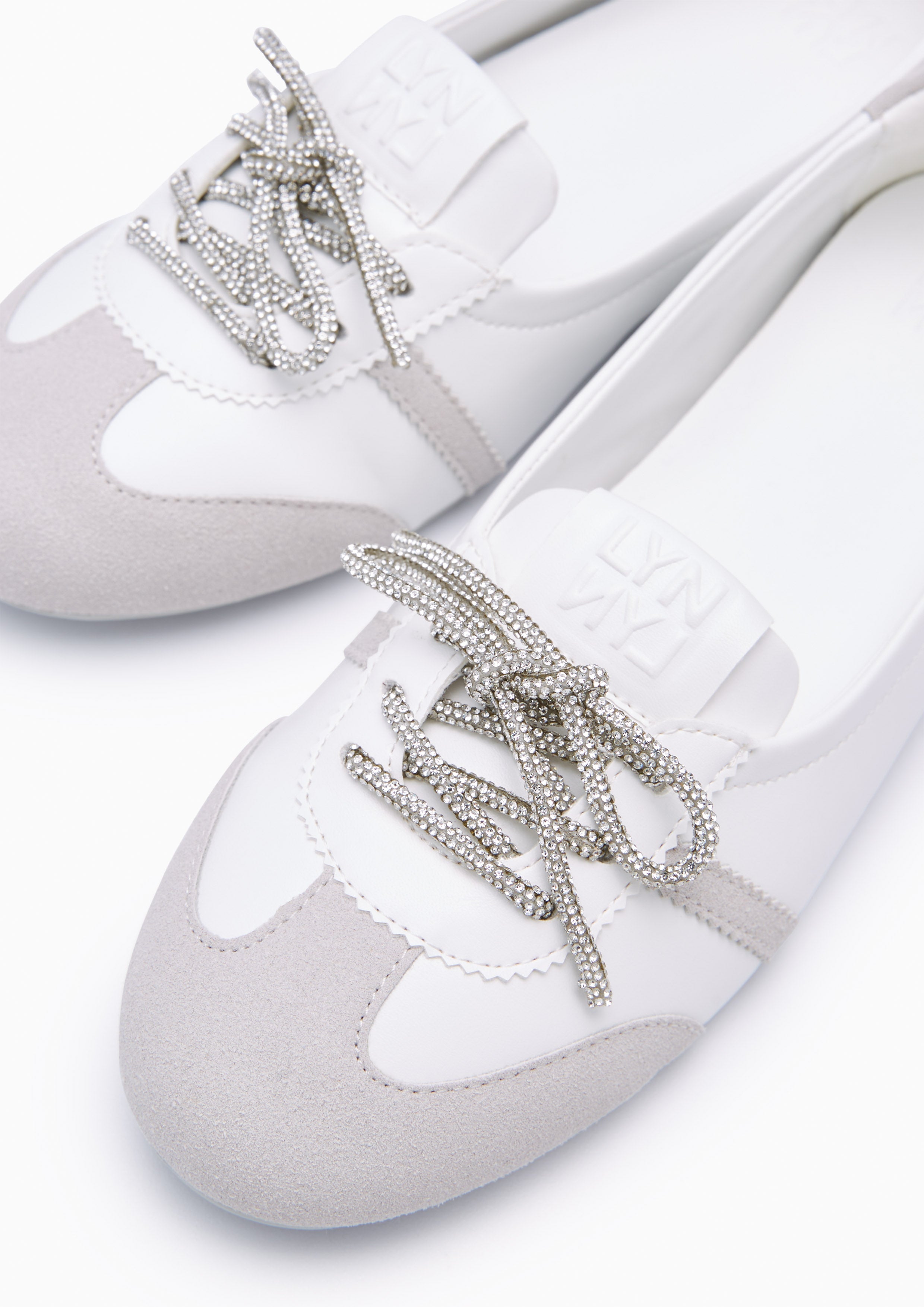 Kisso Sneakers - White