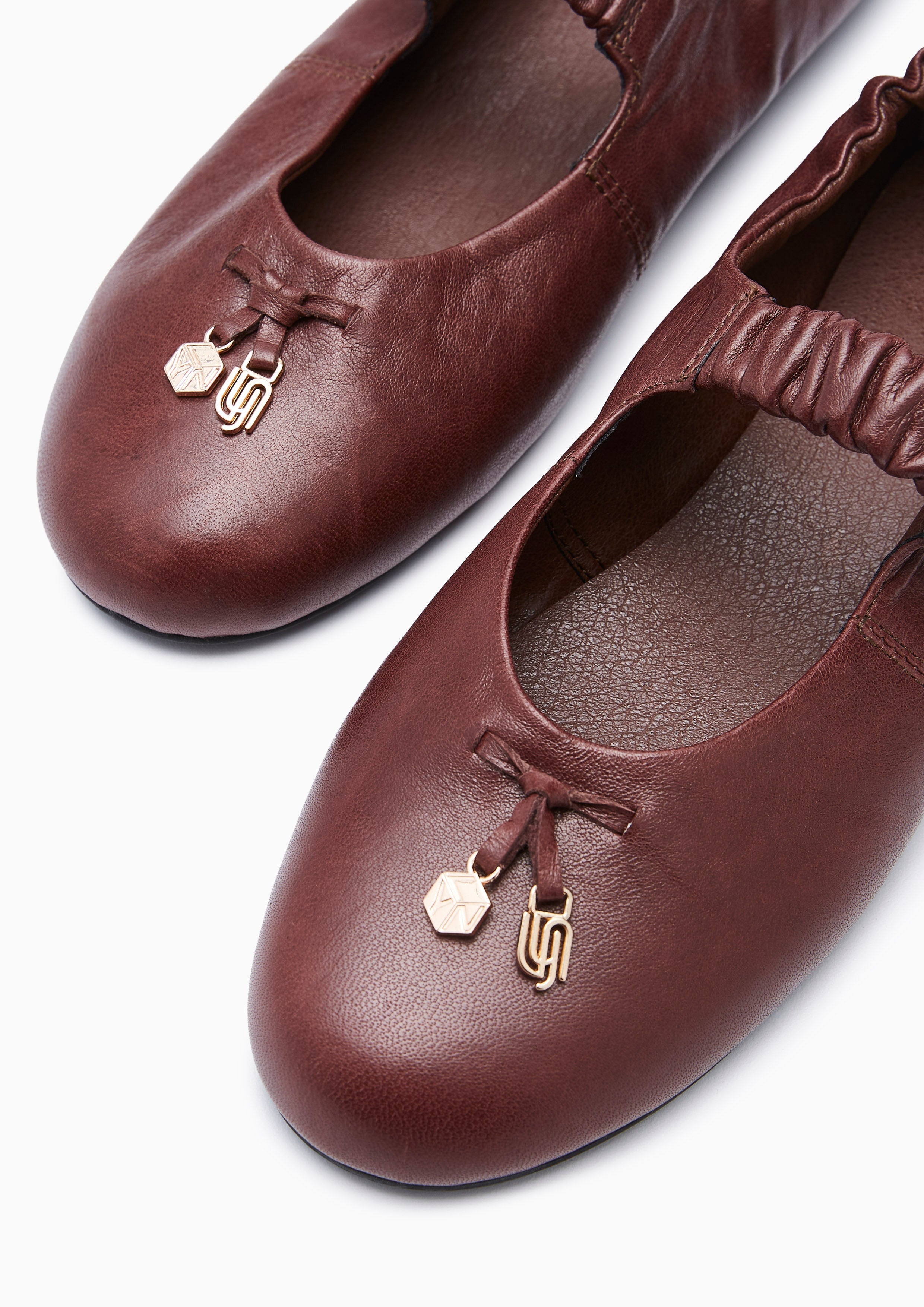 Mocha Infinite Flats And Sandals - Dark Red