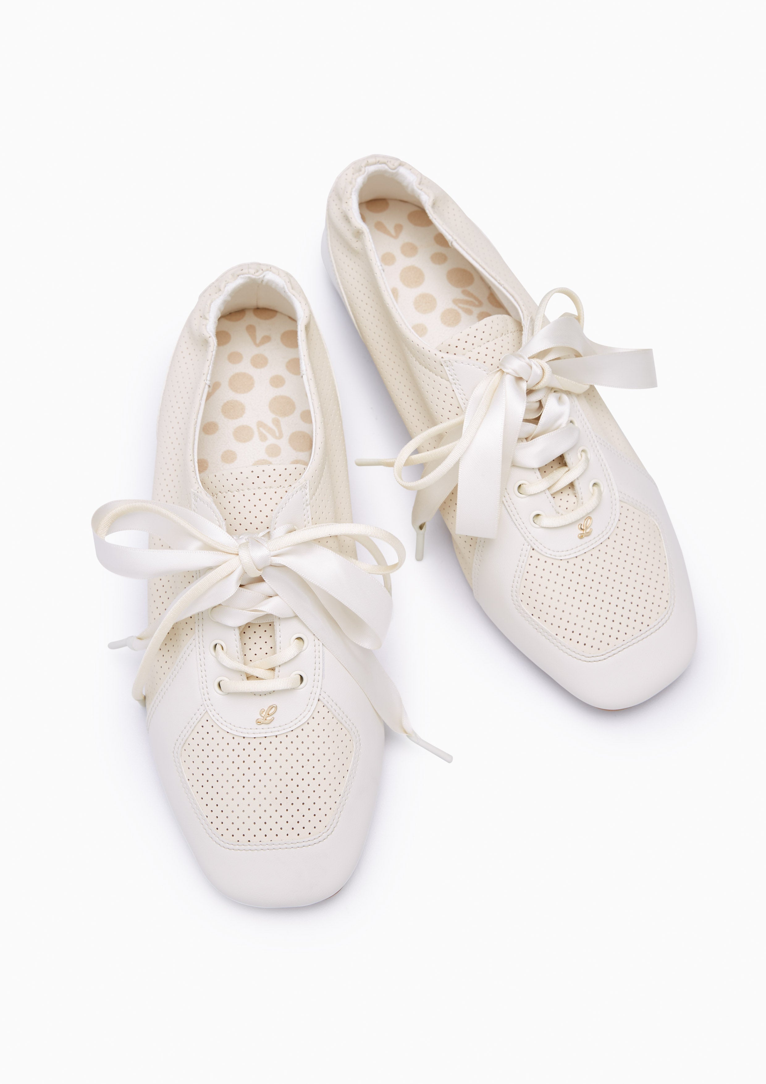 Puffe Sneakers - Ivory