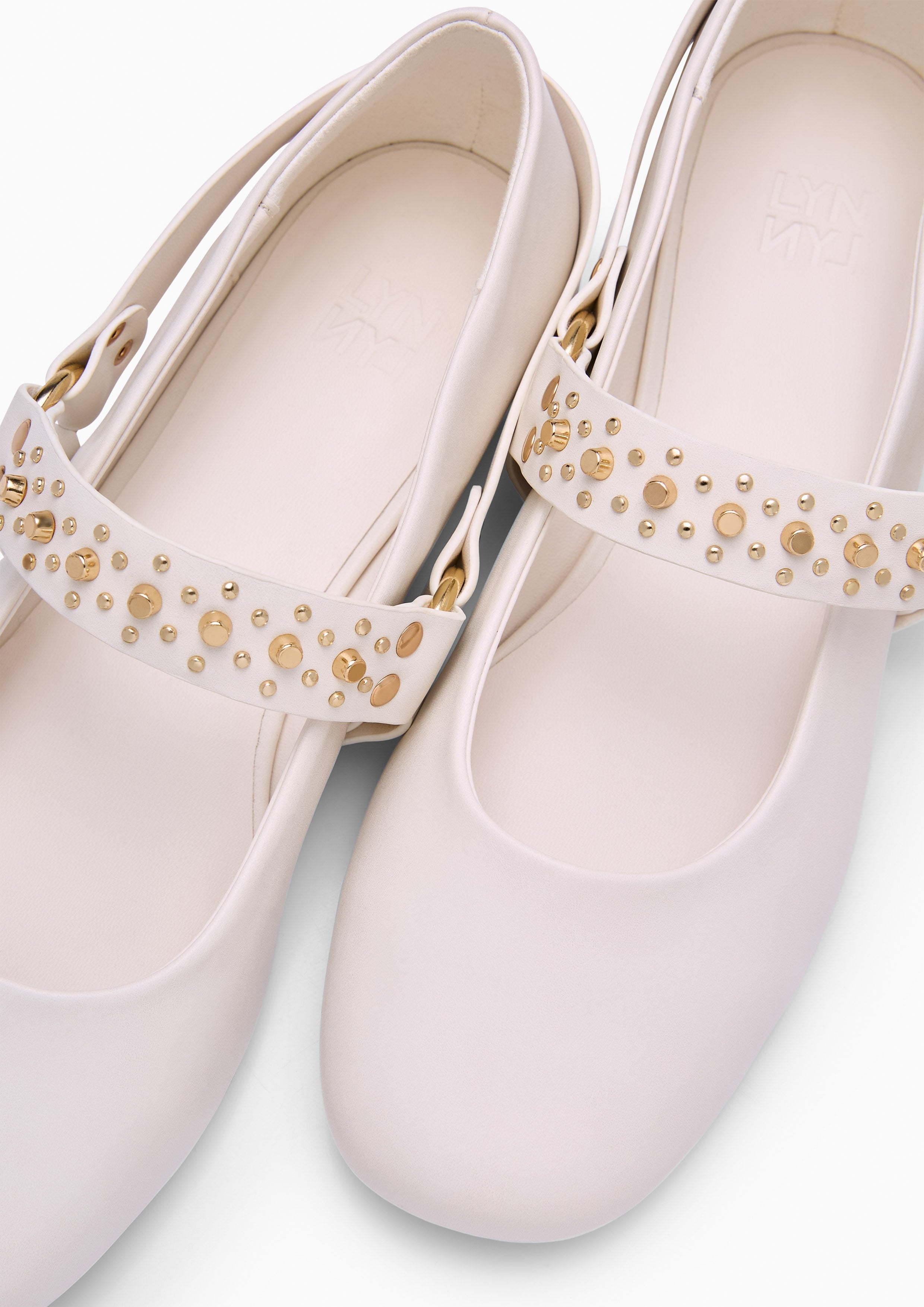 Kyla Flats And Sandals - Ivory