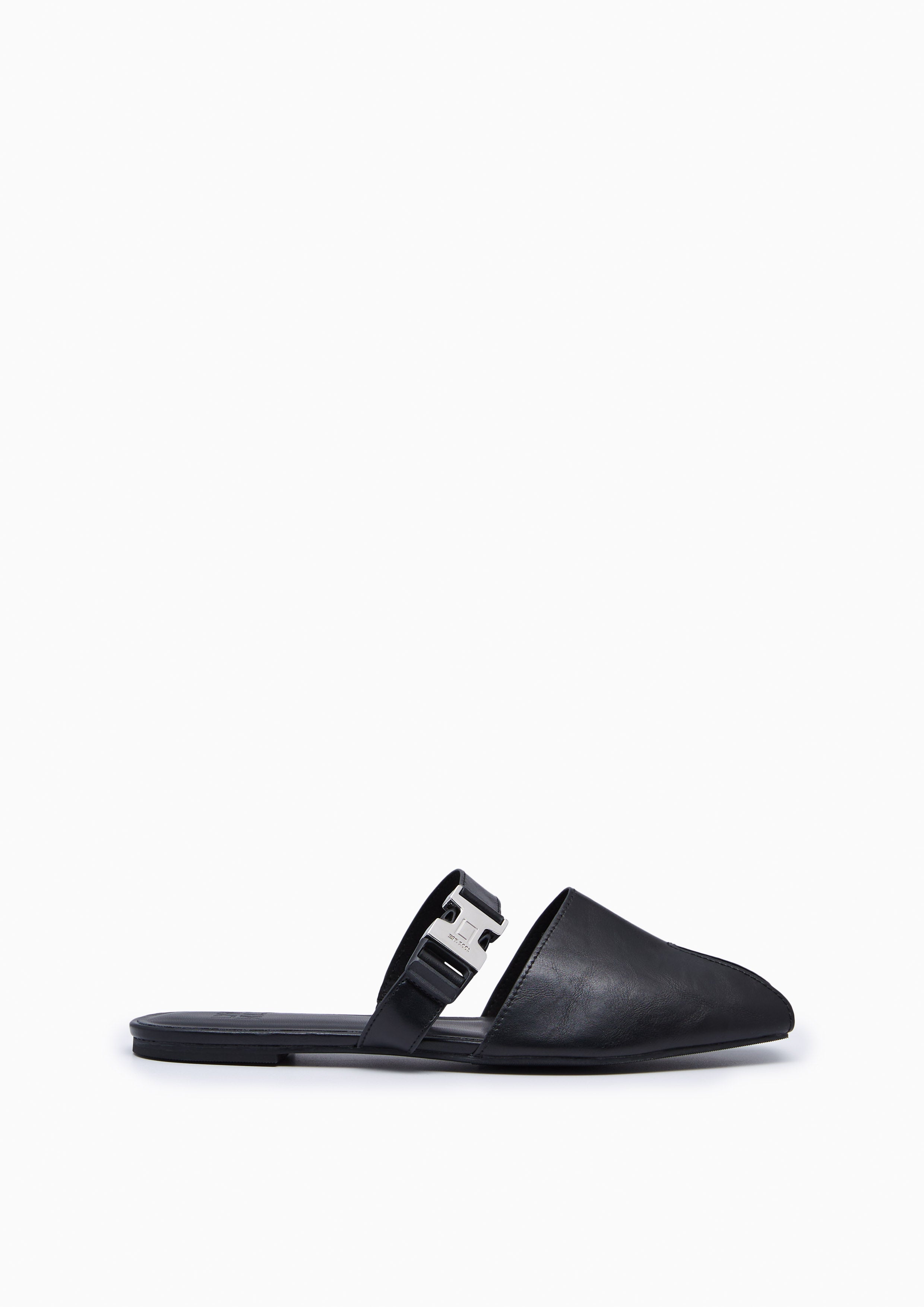 Iumy Flats And Sandals - Black