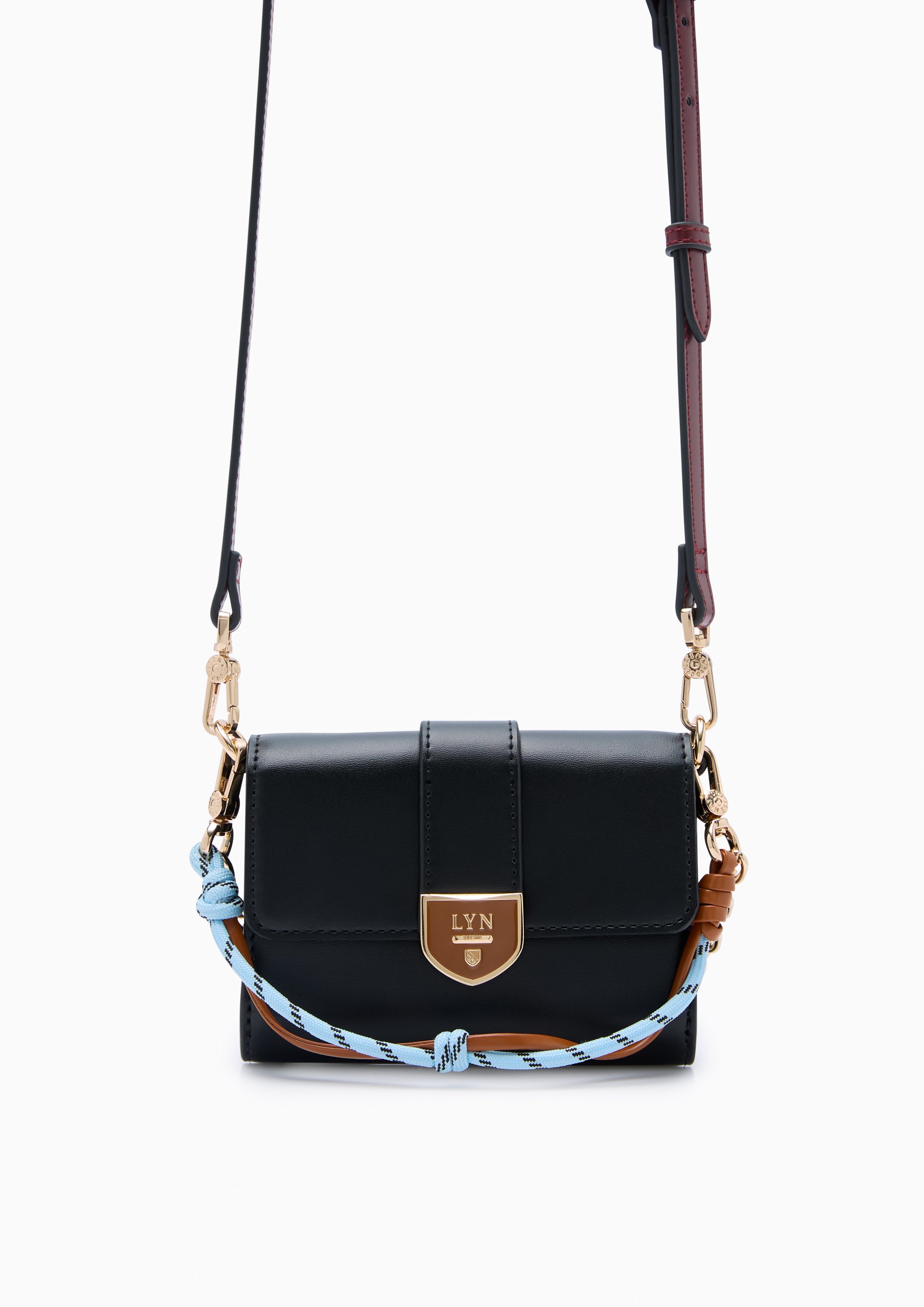 Re-Edit Explore Short  Wallets On Chain - Black