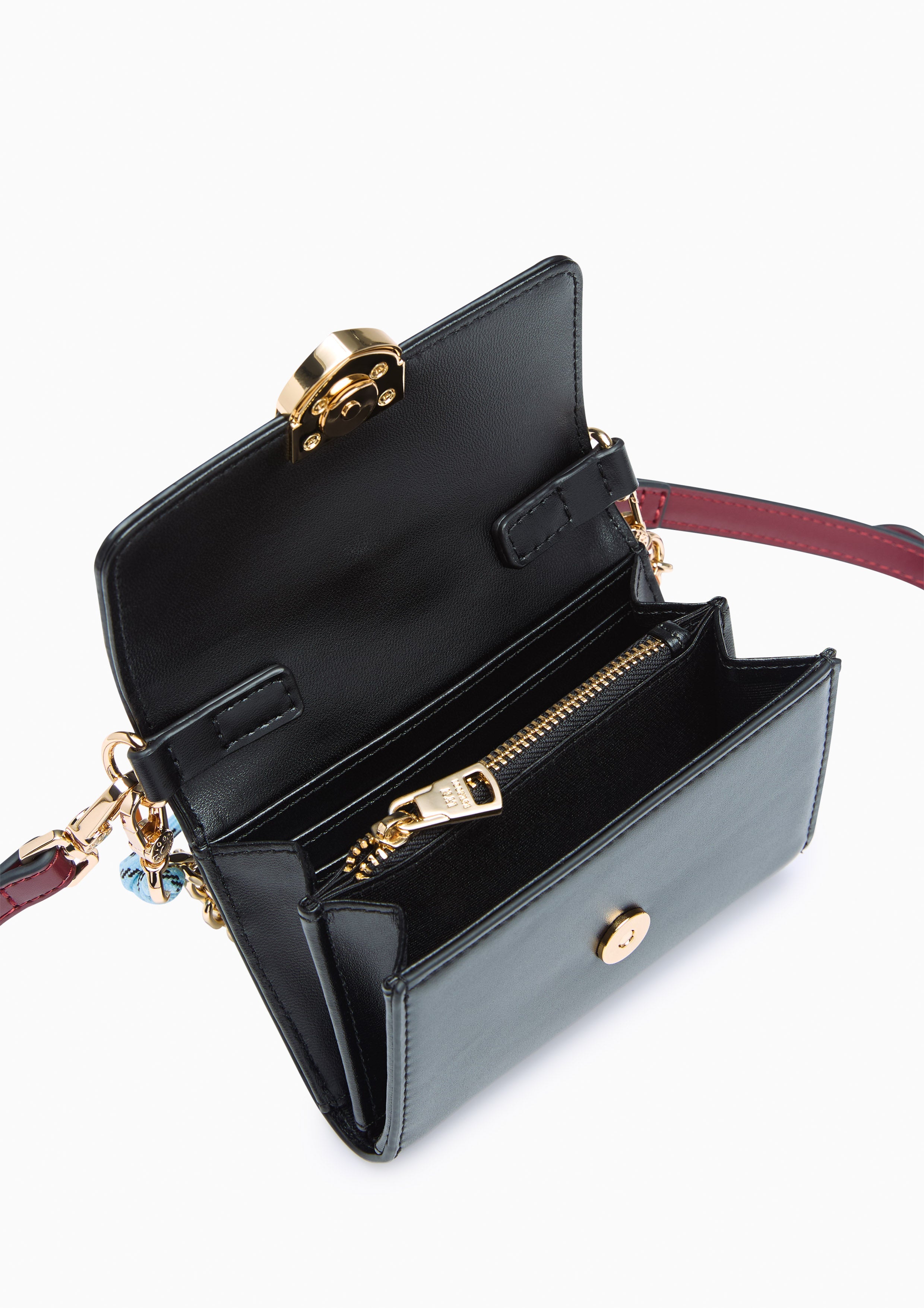 Re-Edit Explore Short  Wallets On Chain - Black