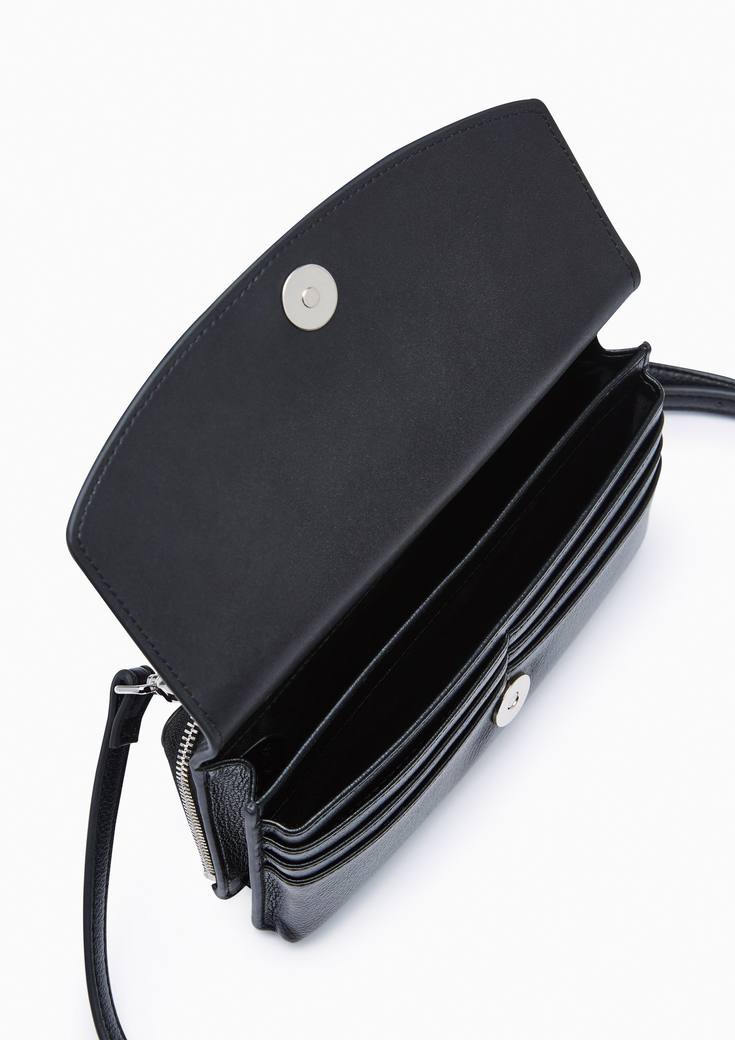 Britannia Infinite  Wallets On Chain - Black