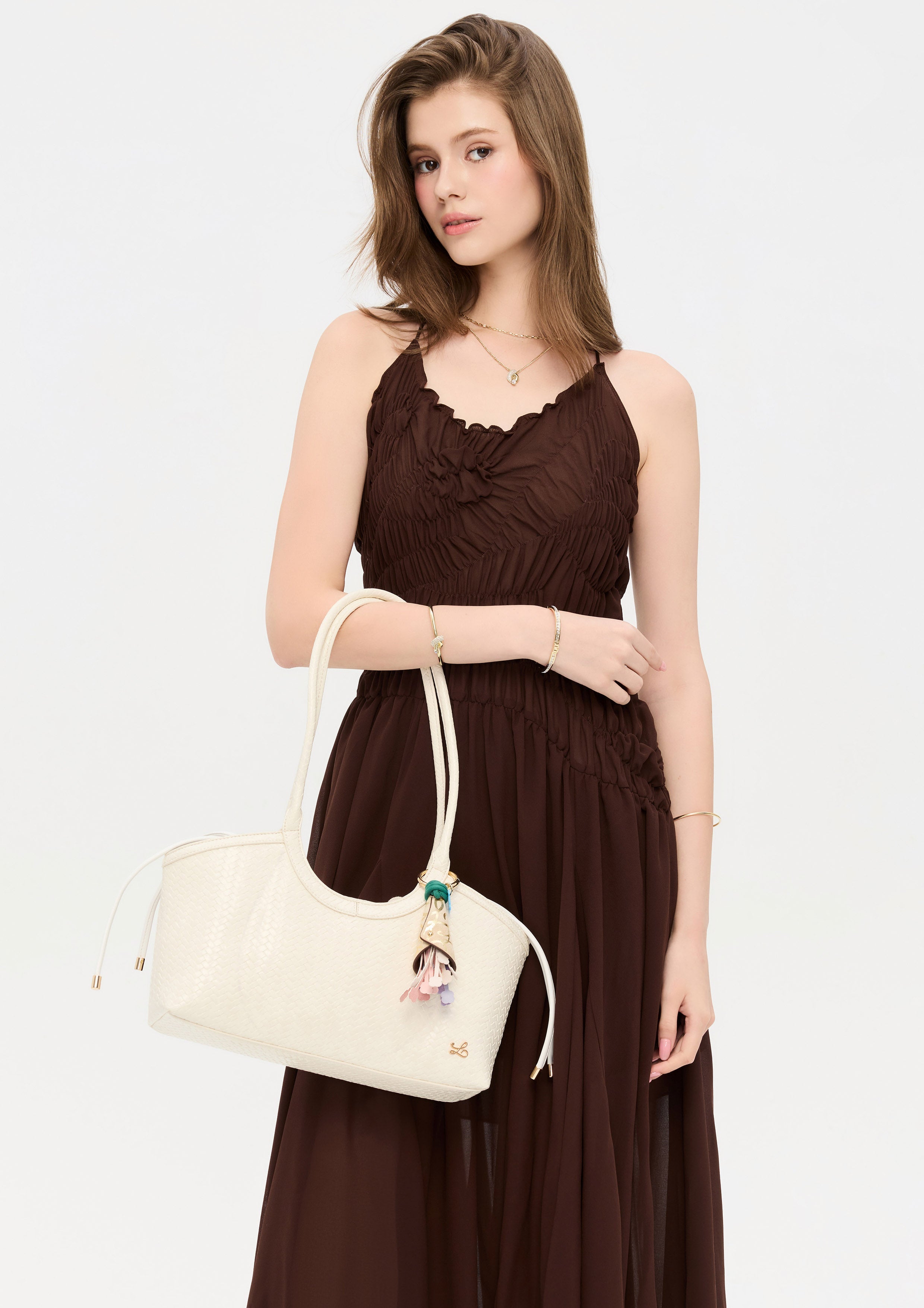 Snappy Handle M Handbag - Off-White