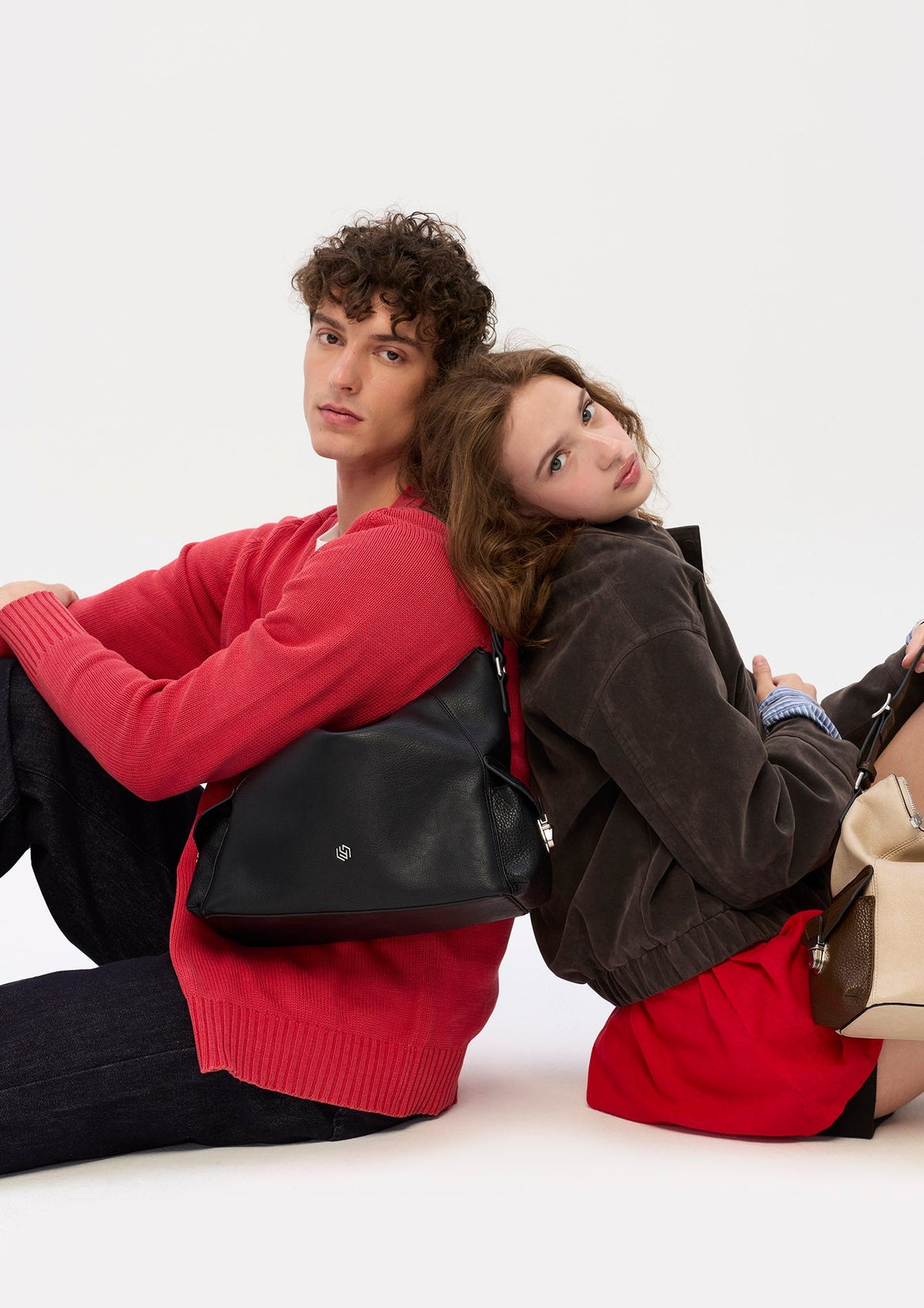 Everest Infinite Hobo L Shoulder Bag - Black