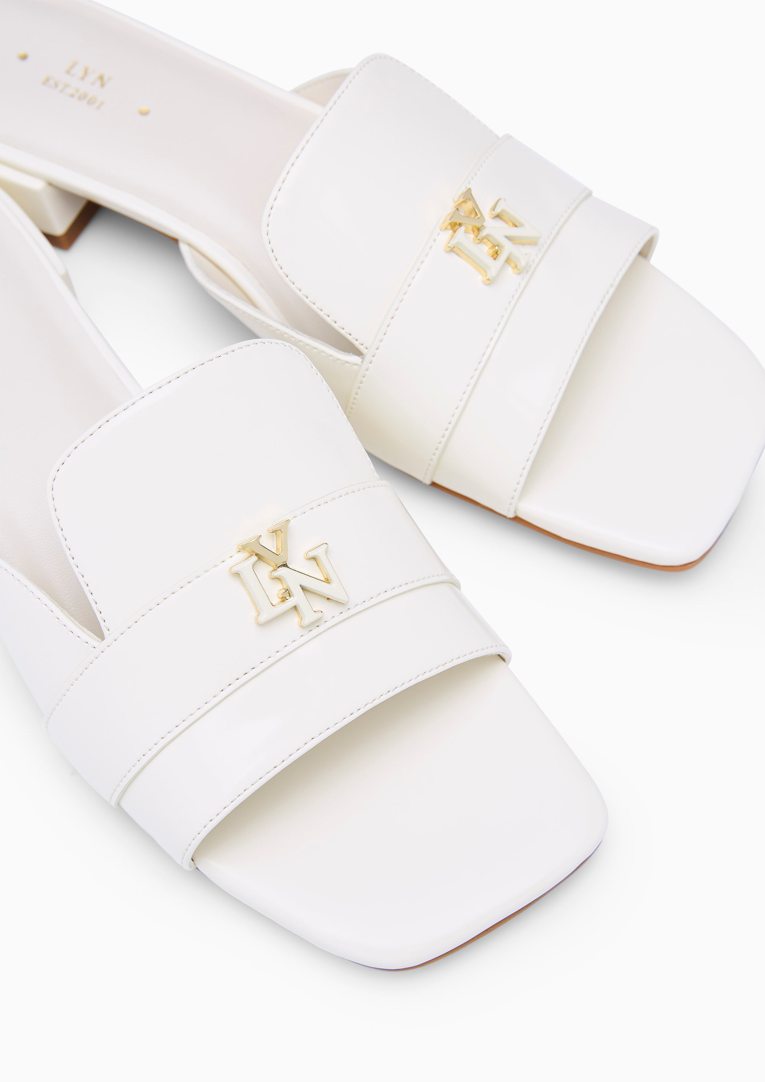Heidi Sandal Flats And Sandals - Ivory