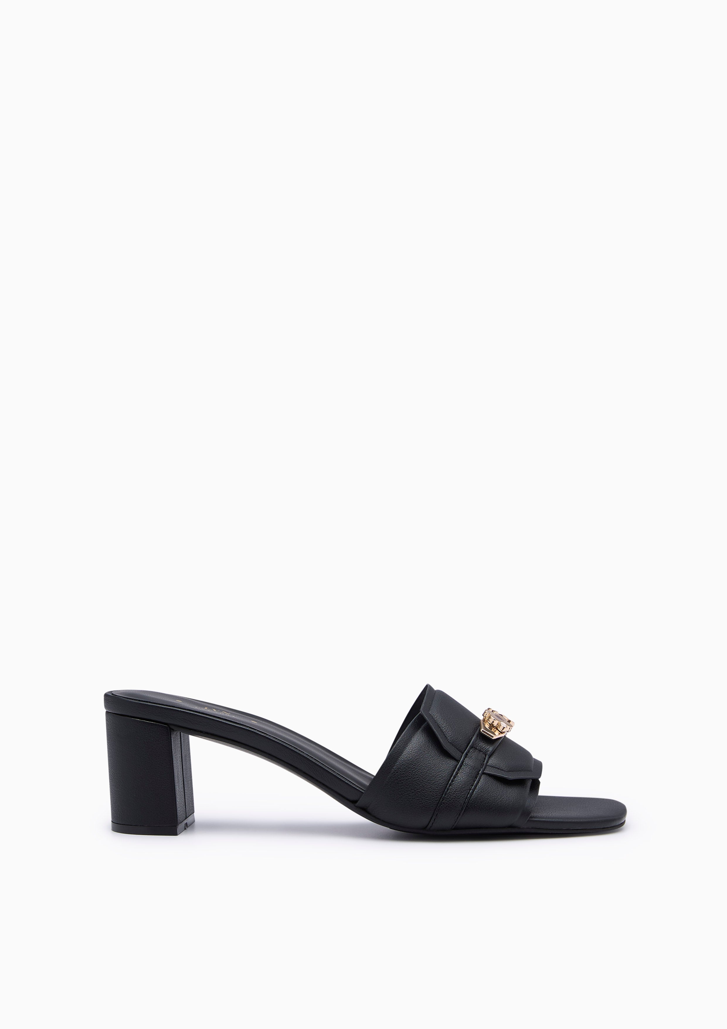 Master Mid Poppy Flats And Sandals - Black