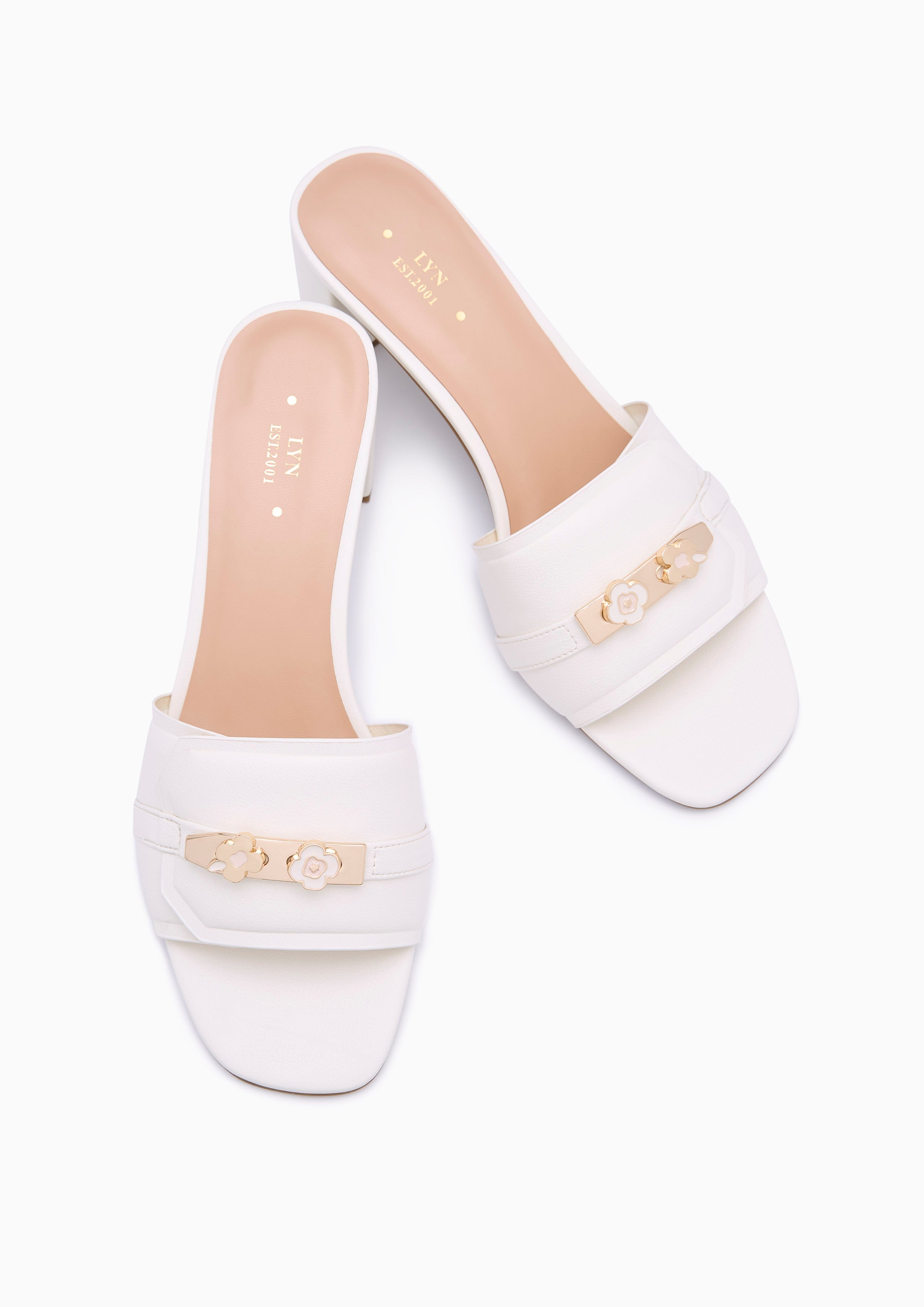 Master Mid Poppy Flats And Sandals - Ivory