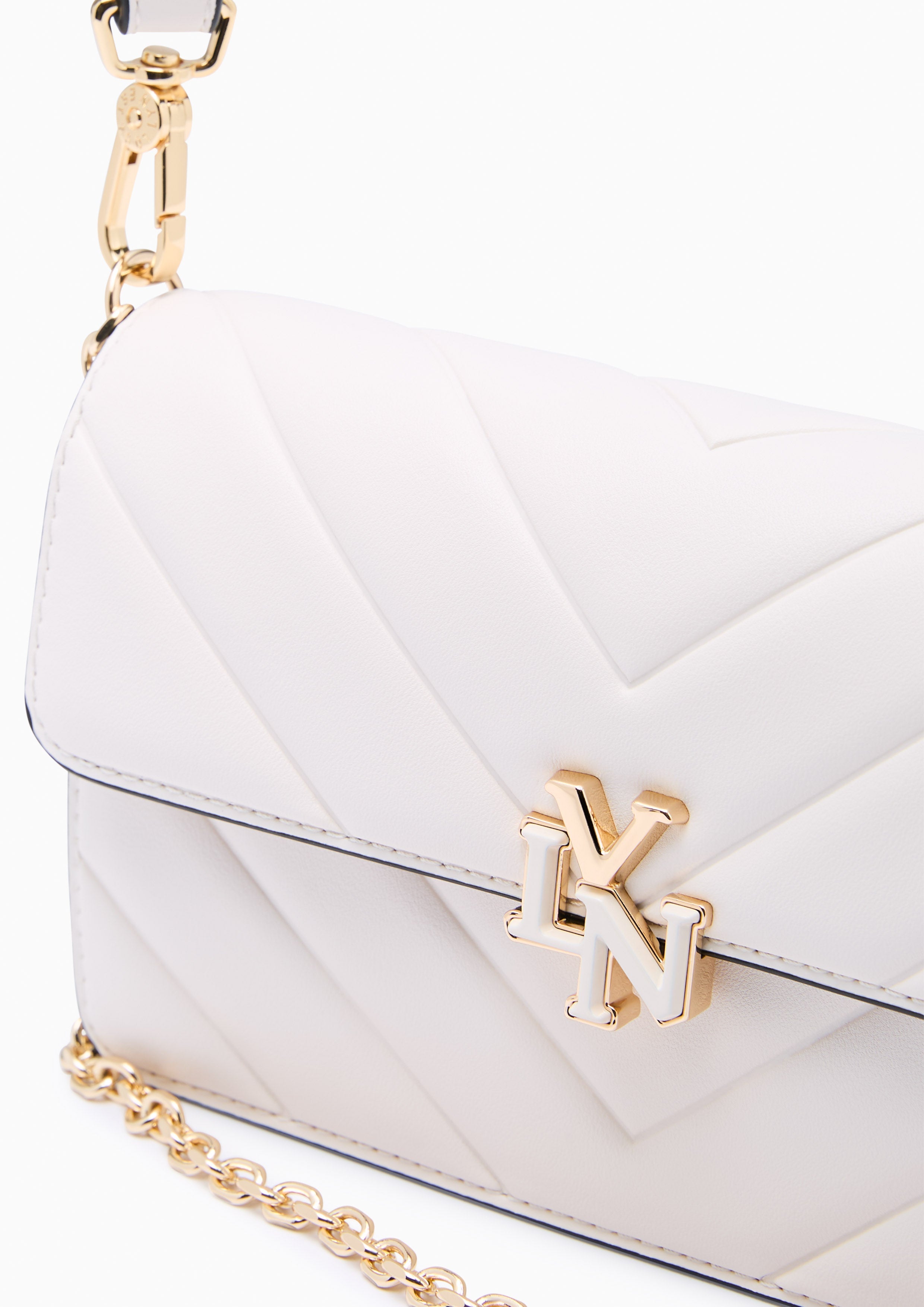 Alicia Long  Wallets On Chain - Ivory