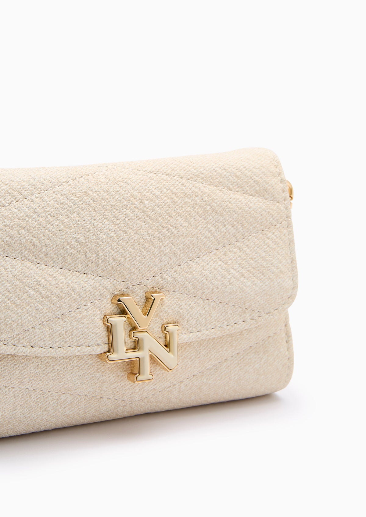 Arana Short  Wallet On Chain - Light Beige