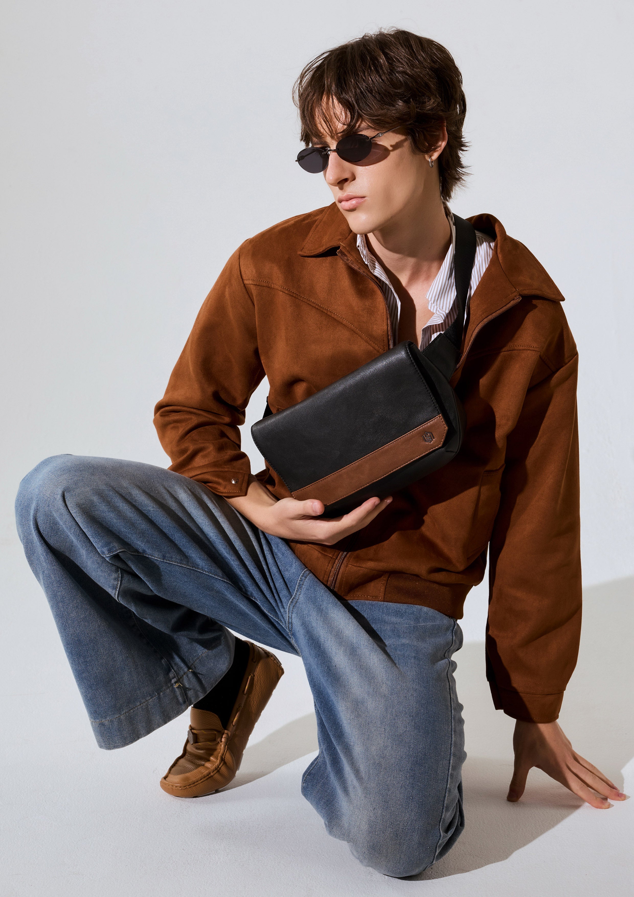 Luke Infinite M Messenger Bag - Black