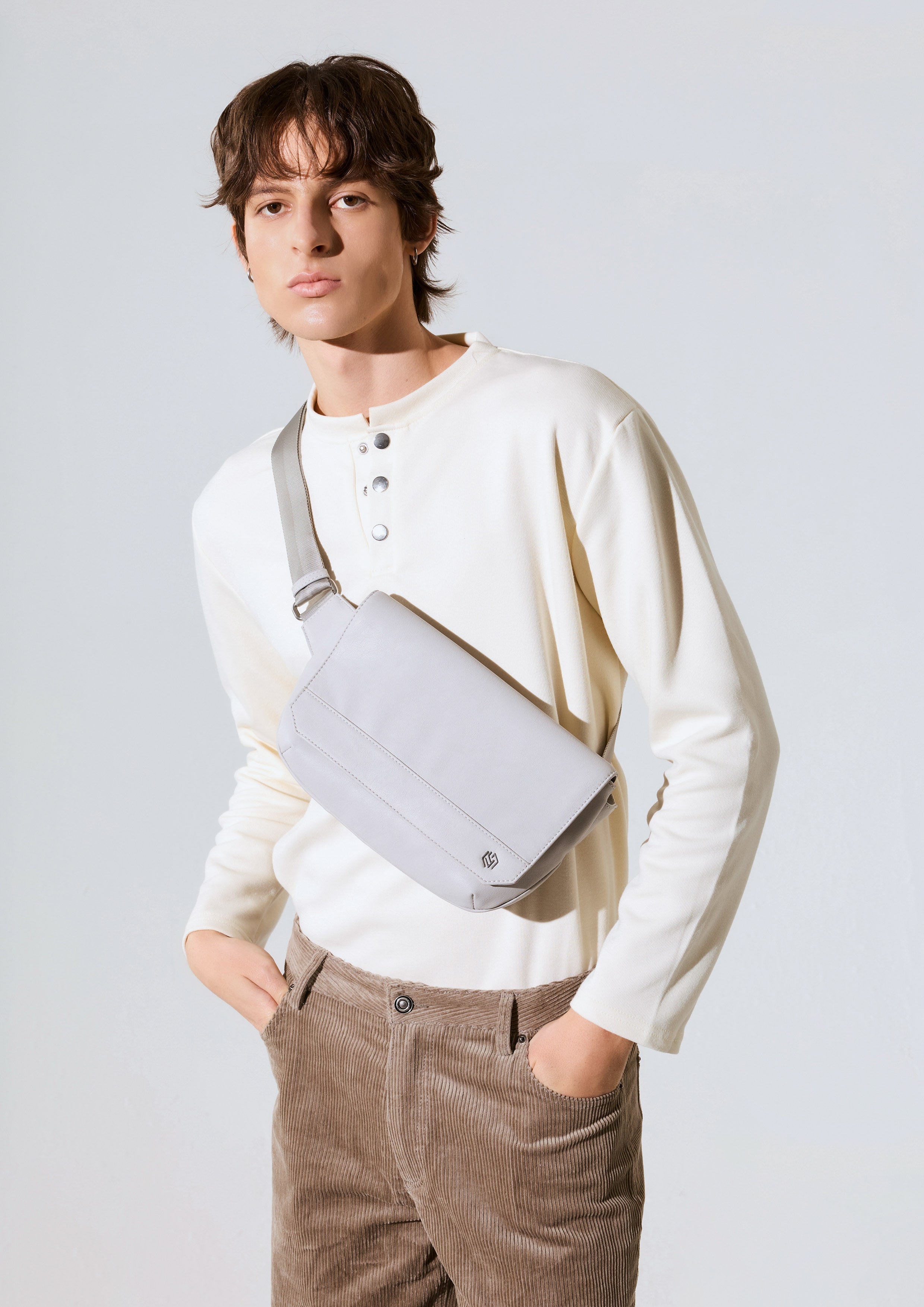 Luke Infinite M Messenger Bag - Grey