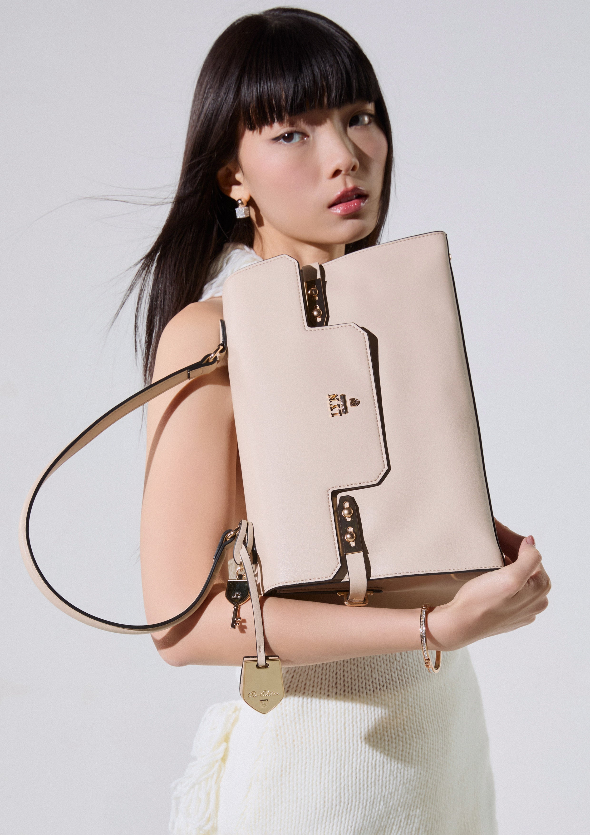 Fineness Revision Top M Handbag - Beige