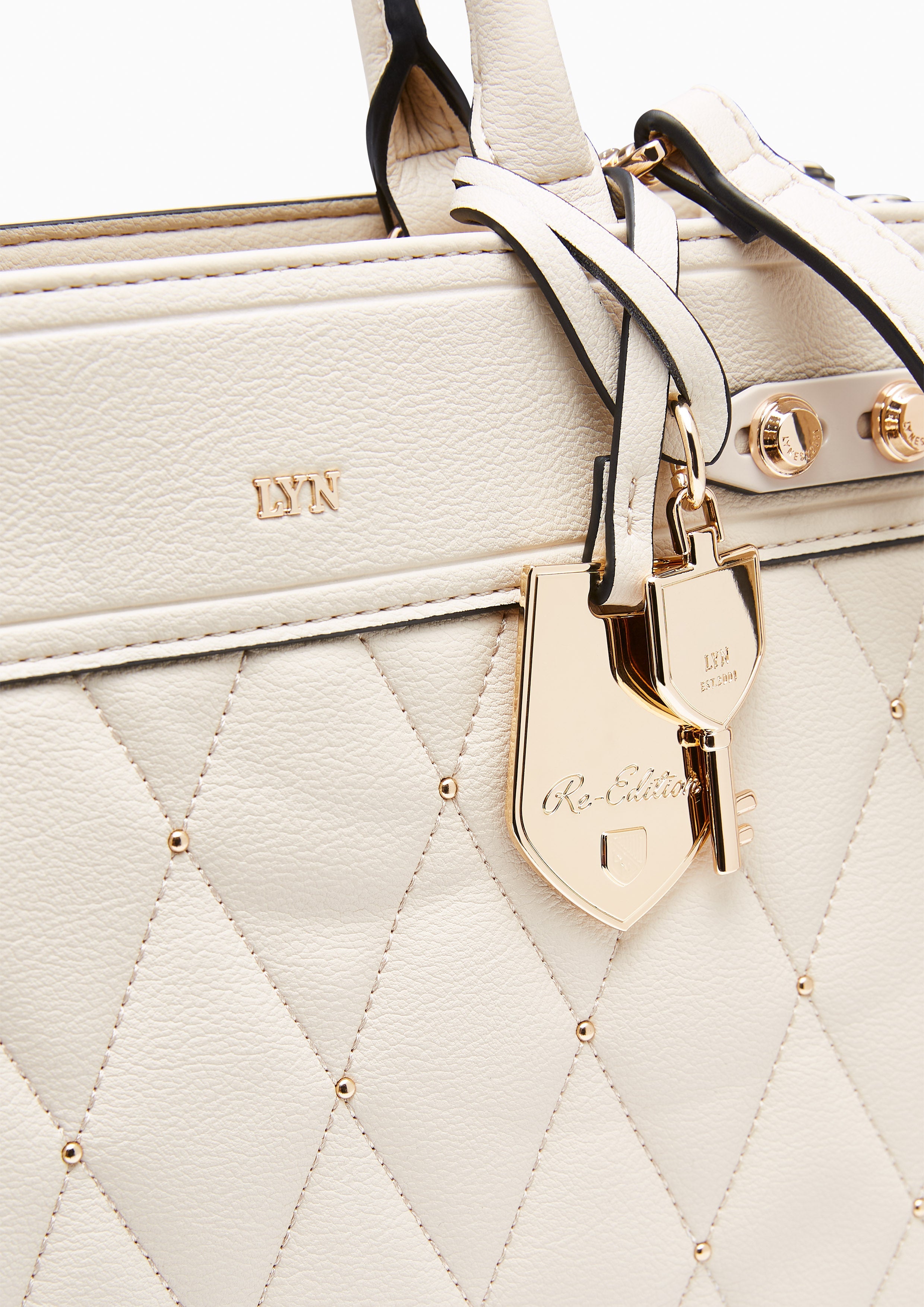 Hera Fineness Top Handle M Handbag - Light Beige